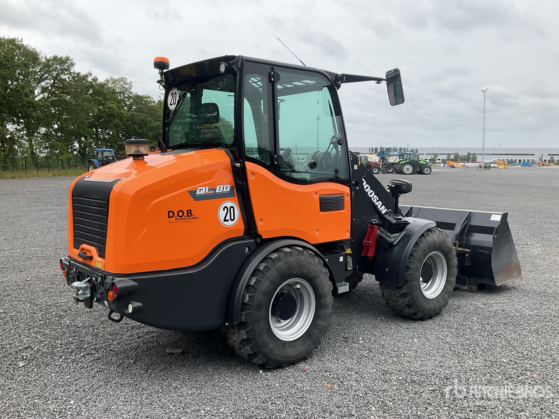 General Appearance with Picture, Right Rear Corner