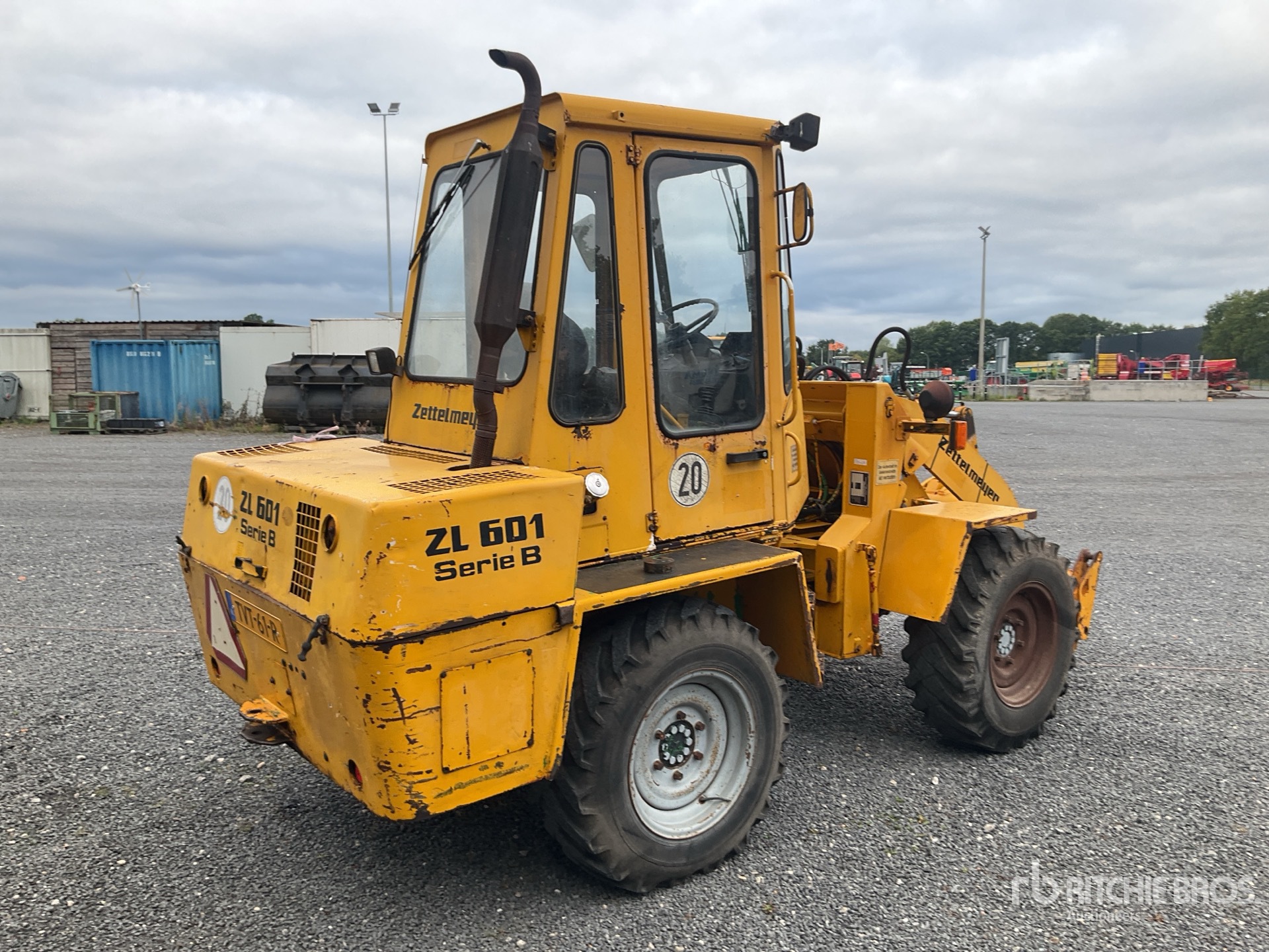 General Appearance with Picture, Right Rear Corner