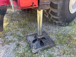 Chassis with Outrigger Cylinders