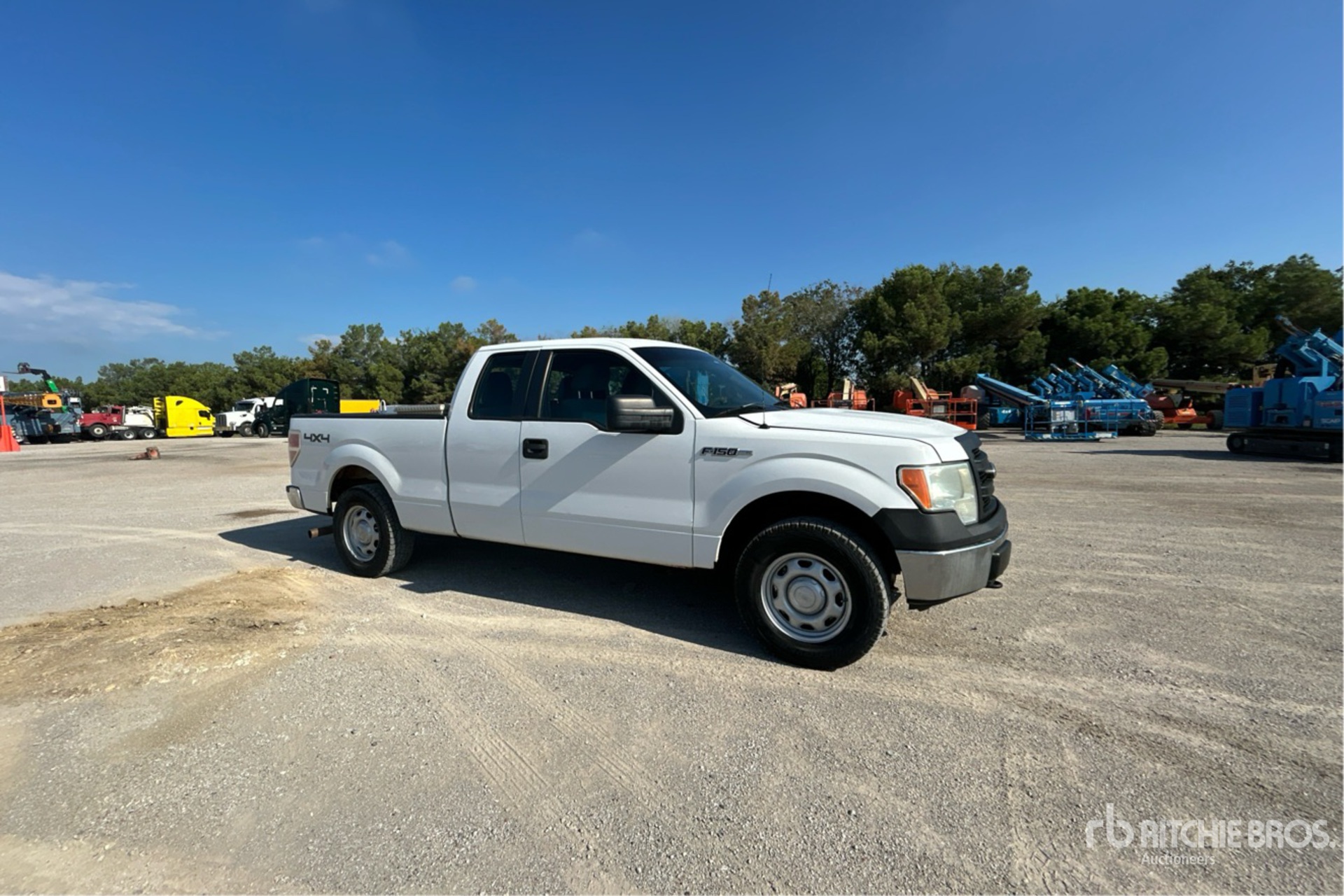 General Appearance with Picture, Right Front Corner