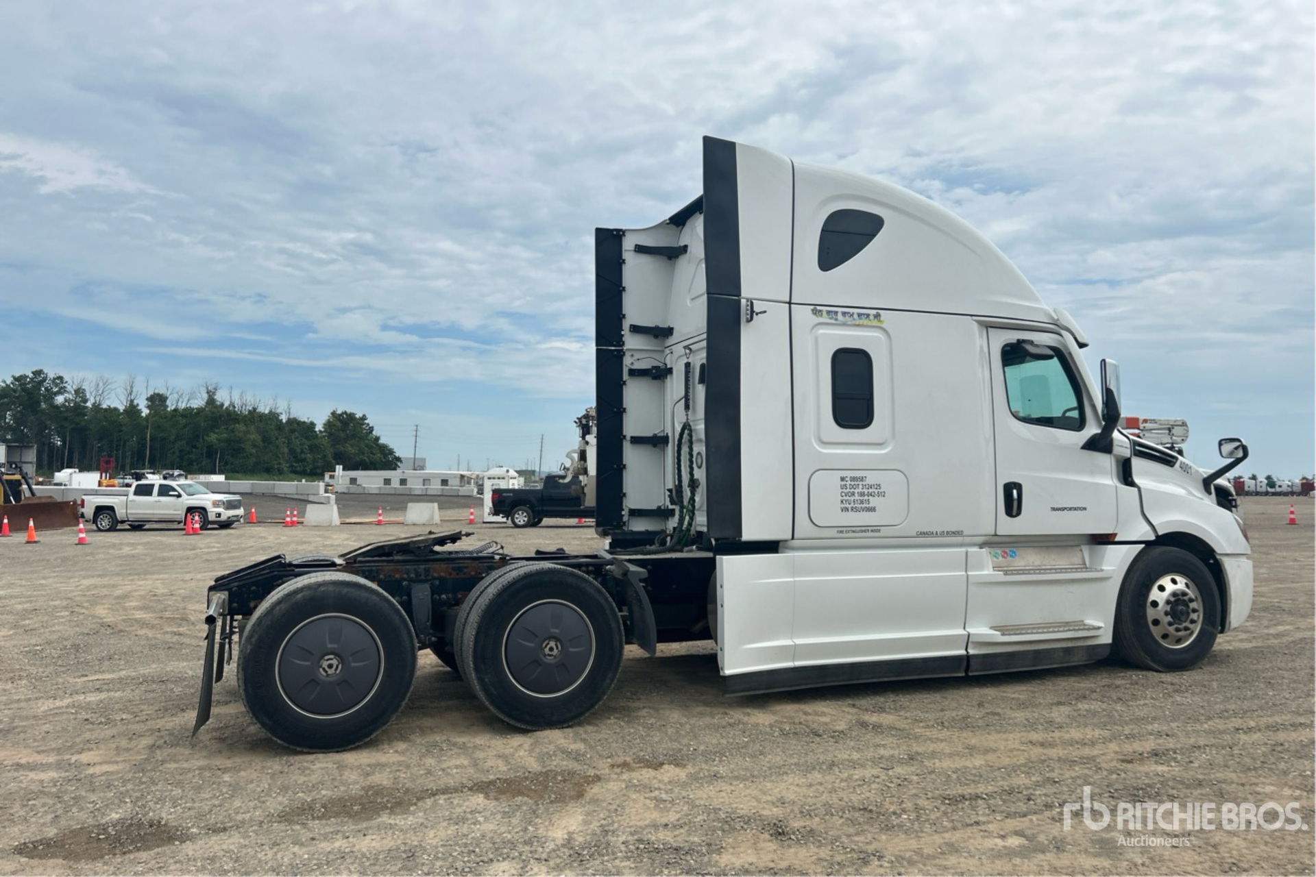 General Appearance with Picture, Right Rear Corner