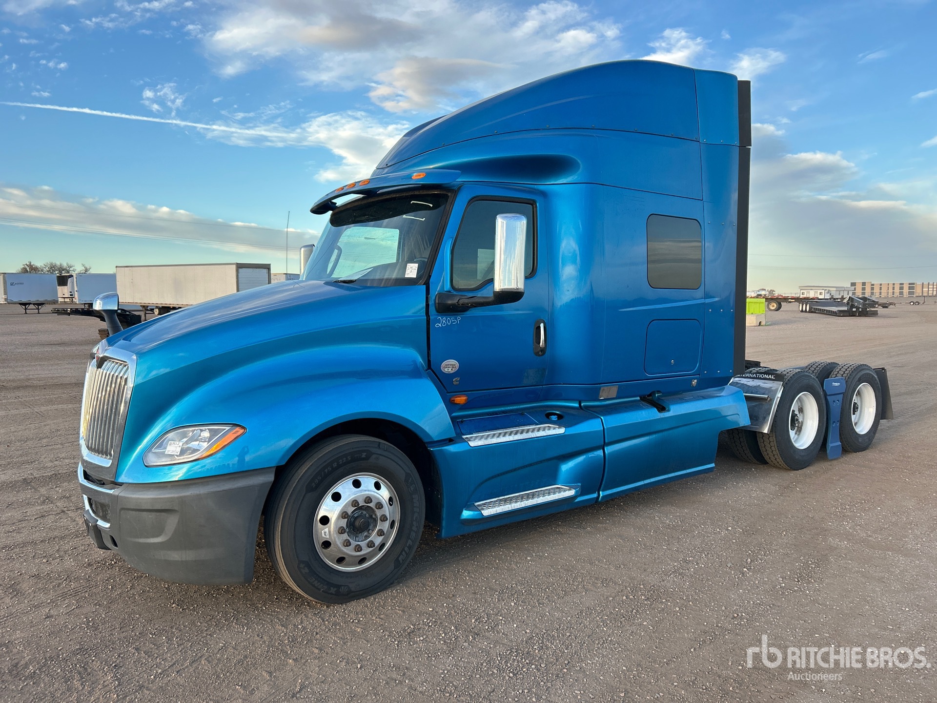 General Appearance with Foto, angolo anteriore sinistro