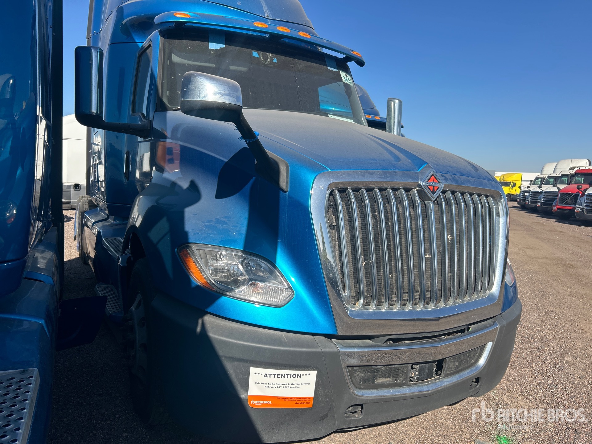 Aspect général with Image, coin avant droit