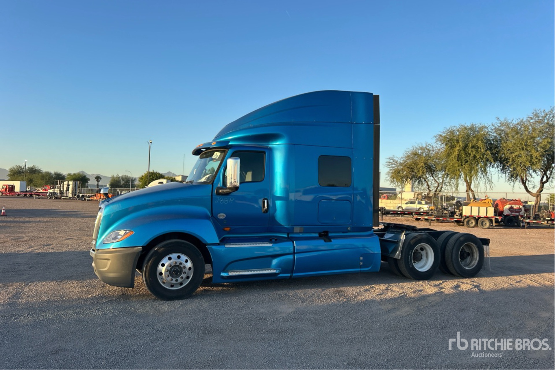 General Appearance with Image, coin avant gauche