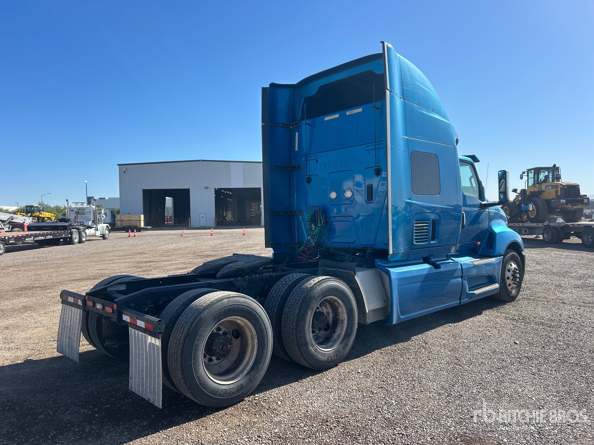 General Appearance with Image, coin arrière droit