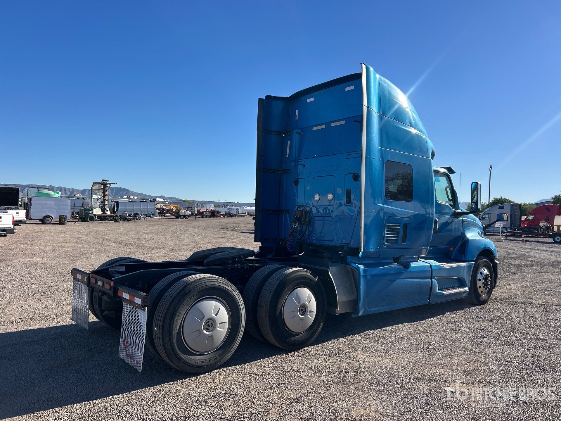 General Appearance with Image, coin arrière droit