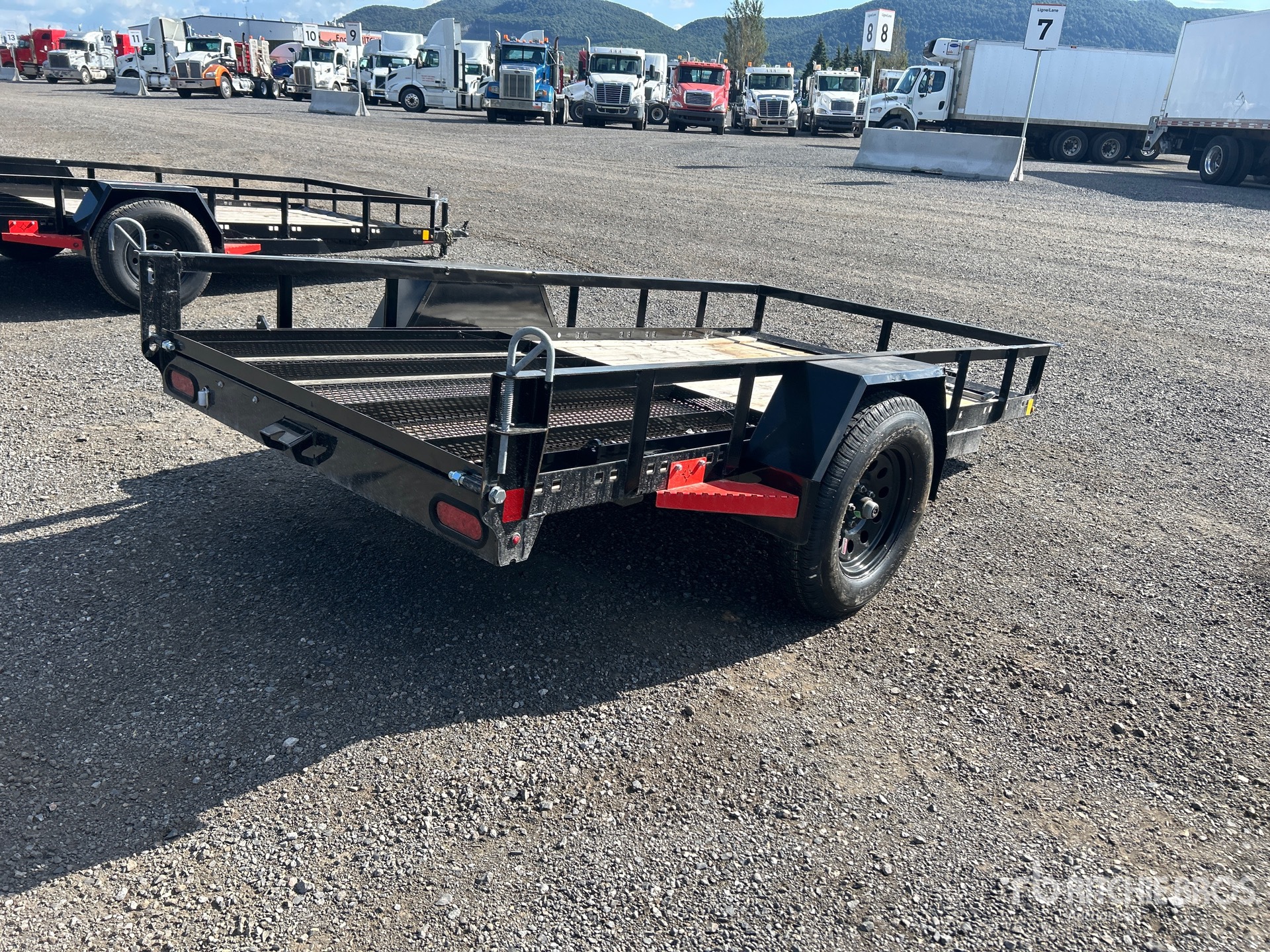 General Appearance with Picture, Right Rear Corner