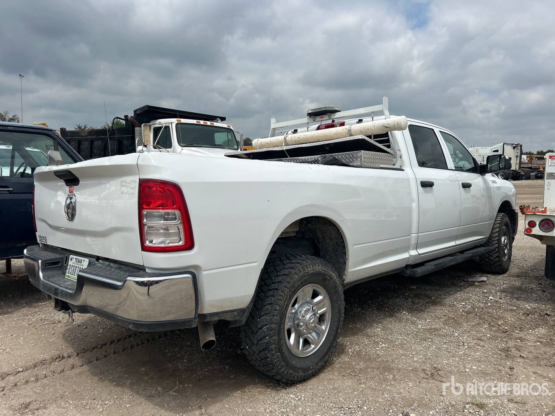 General Appearance with Picture, Left Rear Corner