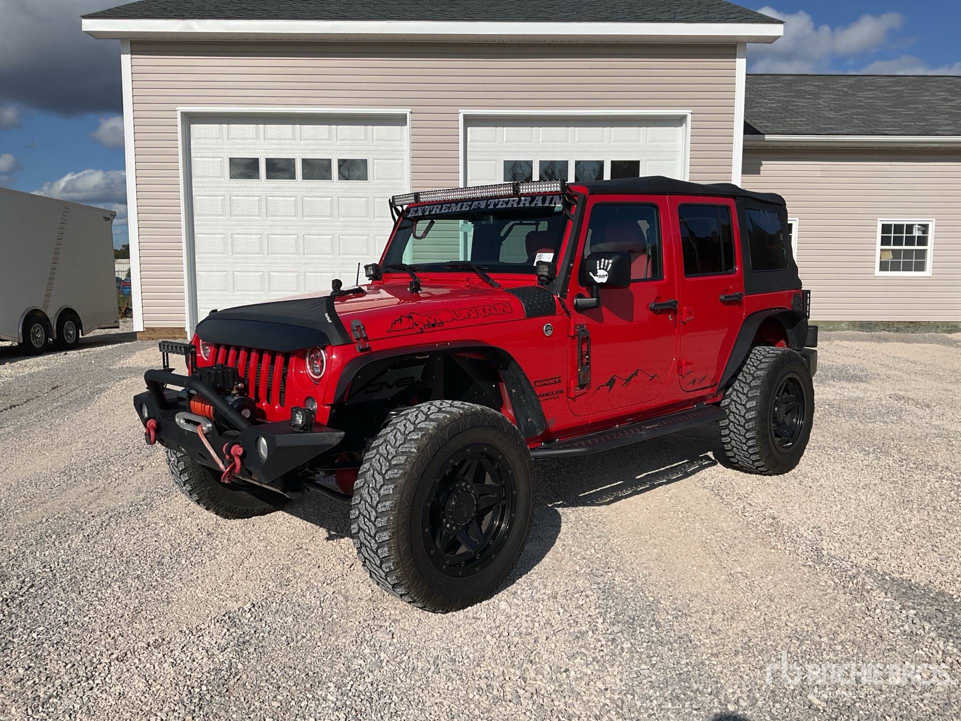 General Appearance with Featured Photo