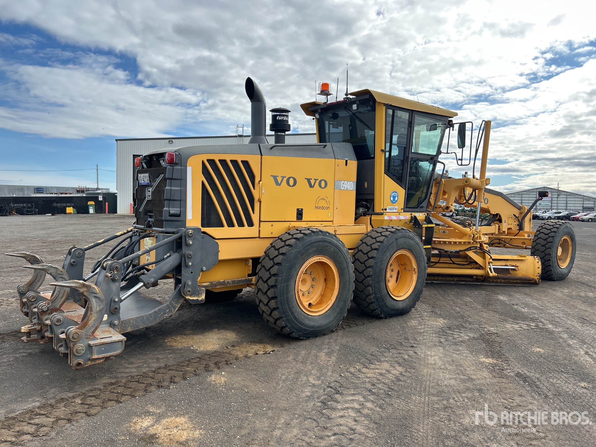 General Appearance with Picture, Right Rear Corner