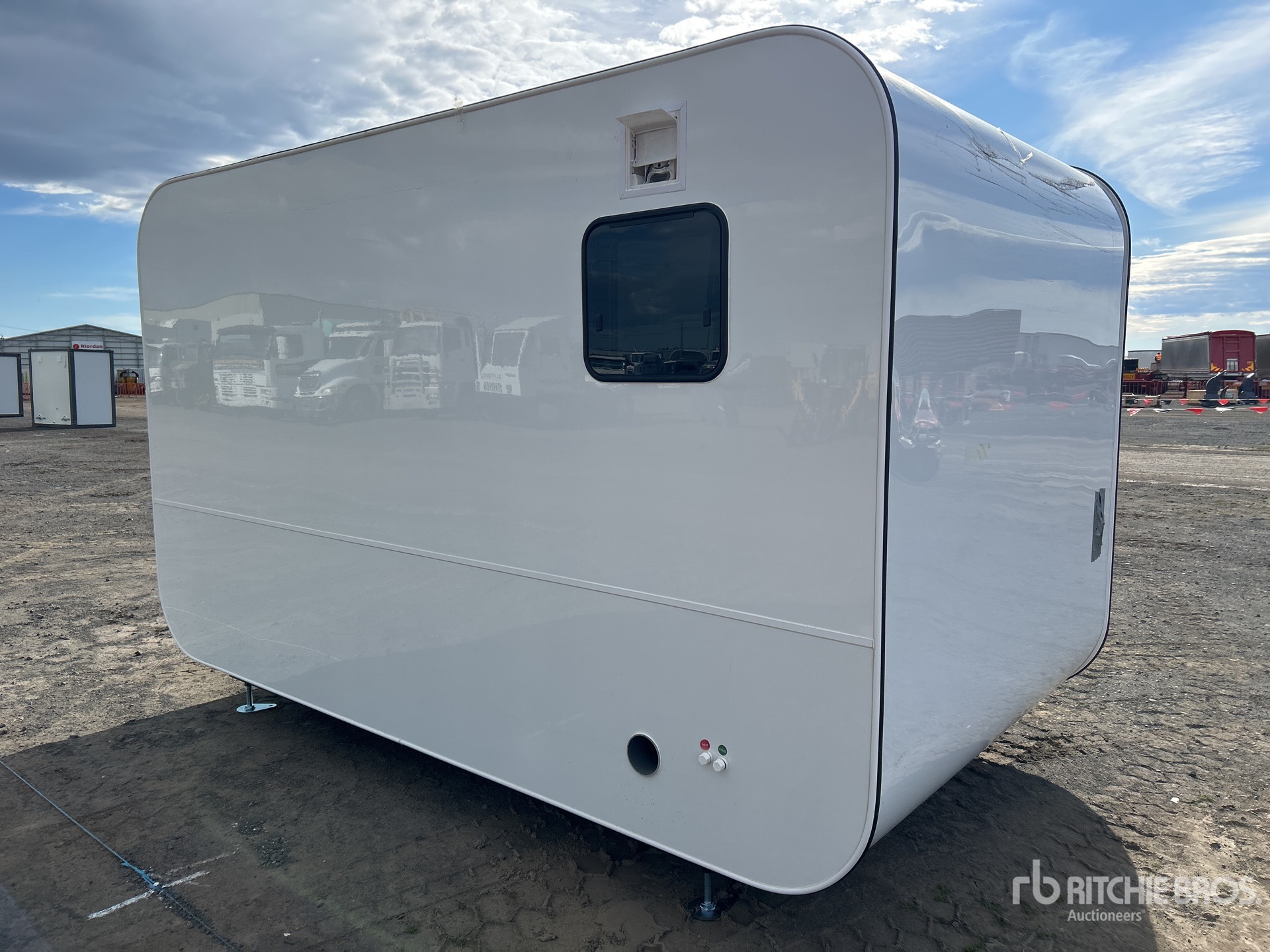 General Appearance with Picture, Right Rear Corner