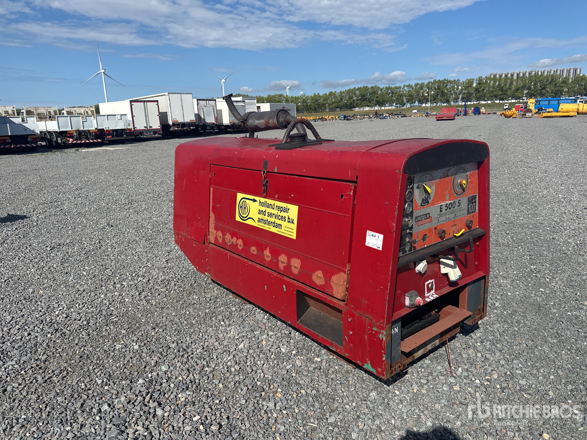 General Appearance with Picture, Right Front Corner