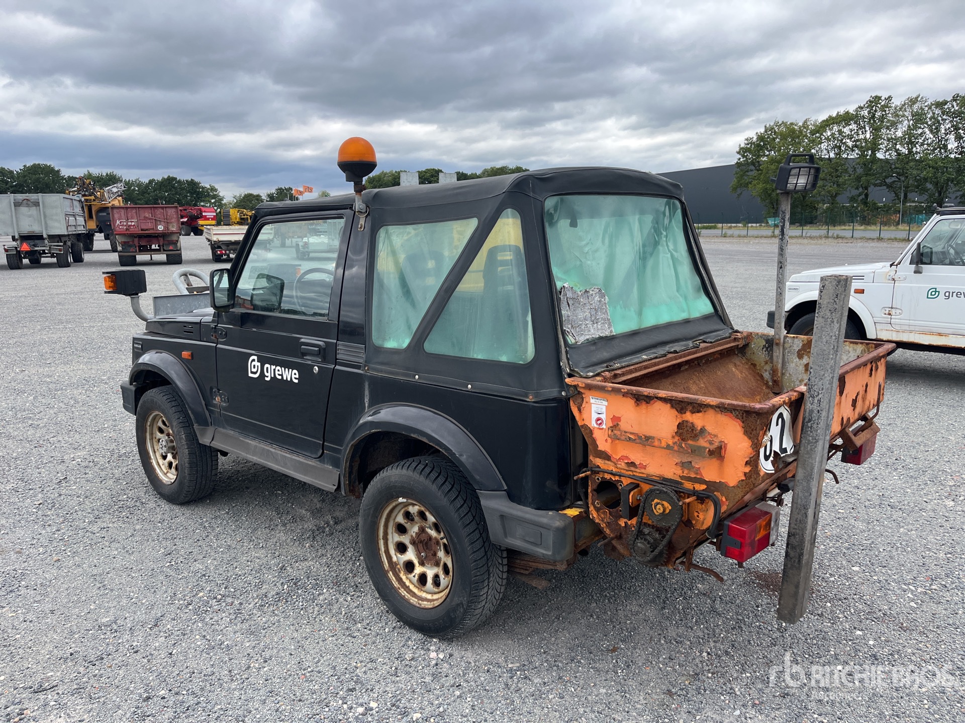 General Appearance with Picture, Left Rear Corner