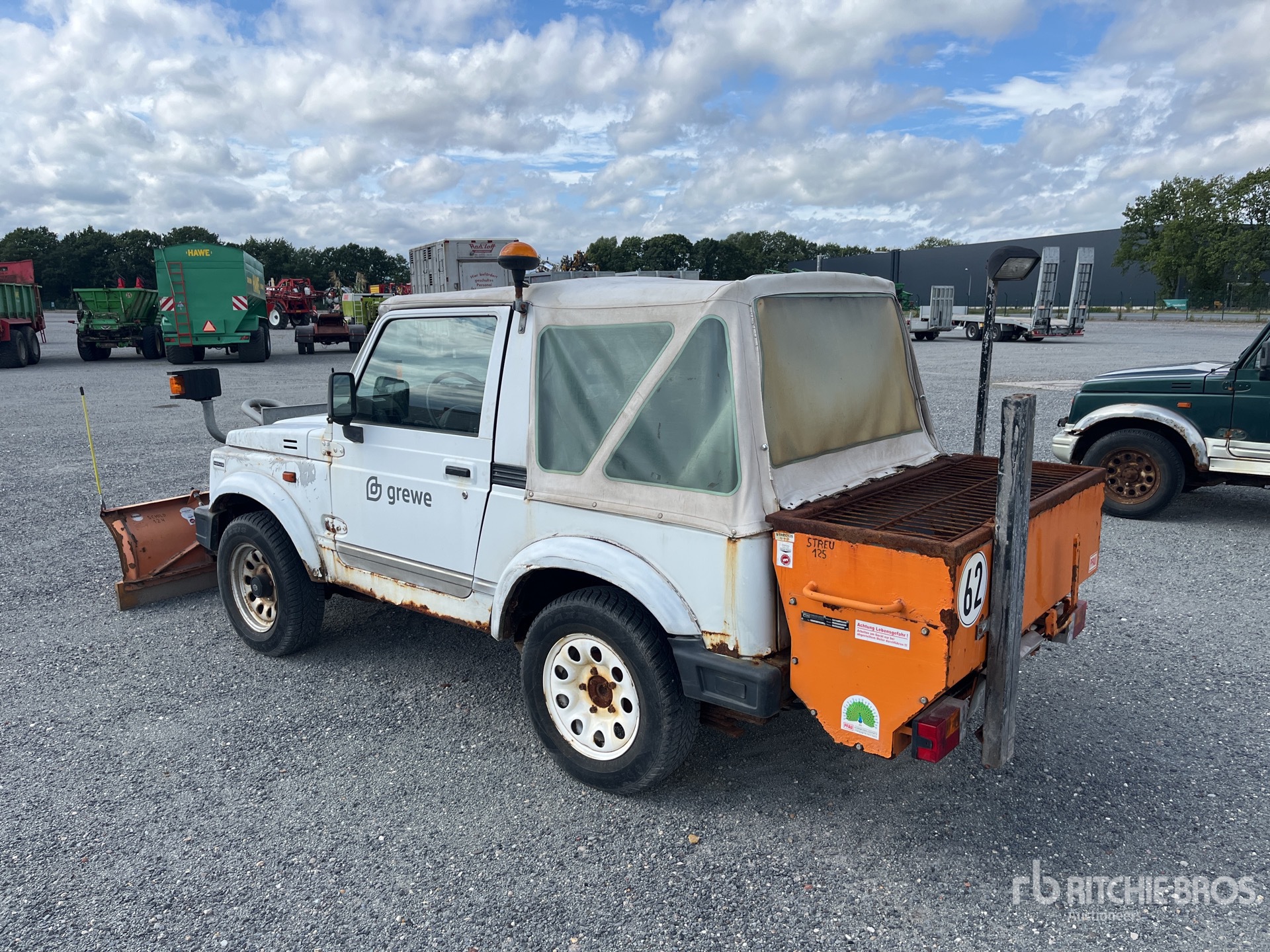 General Appearance with Picture, Left Rear Corner