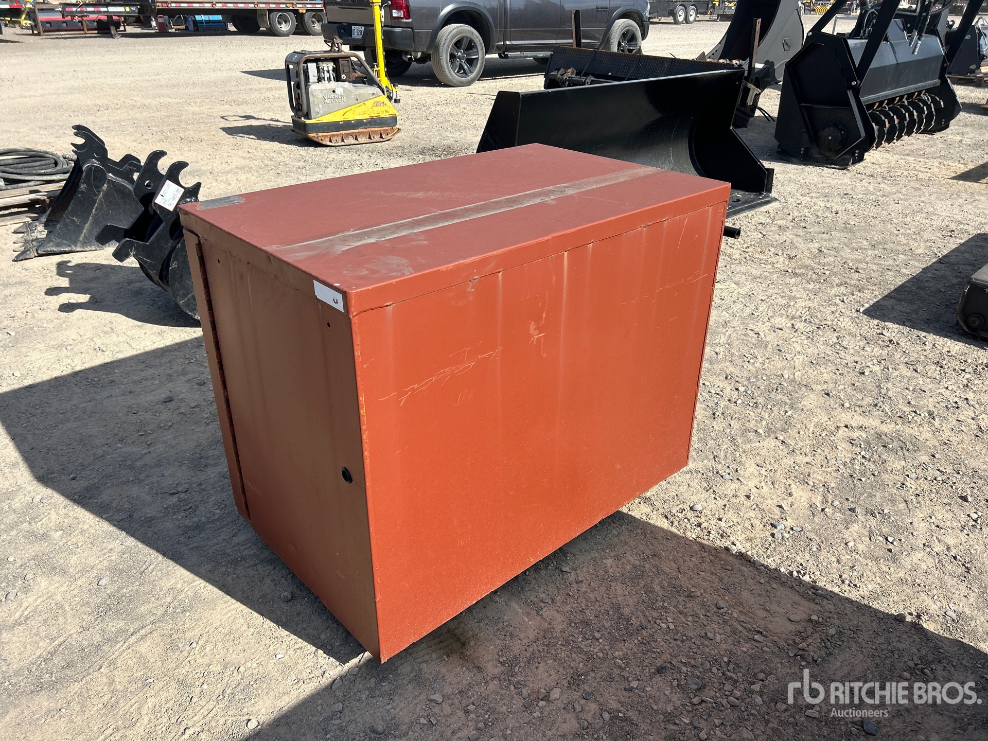 General Appearance with Picture, Left Rear Corner