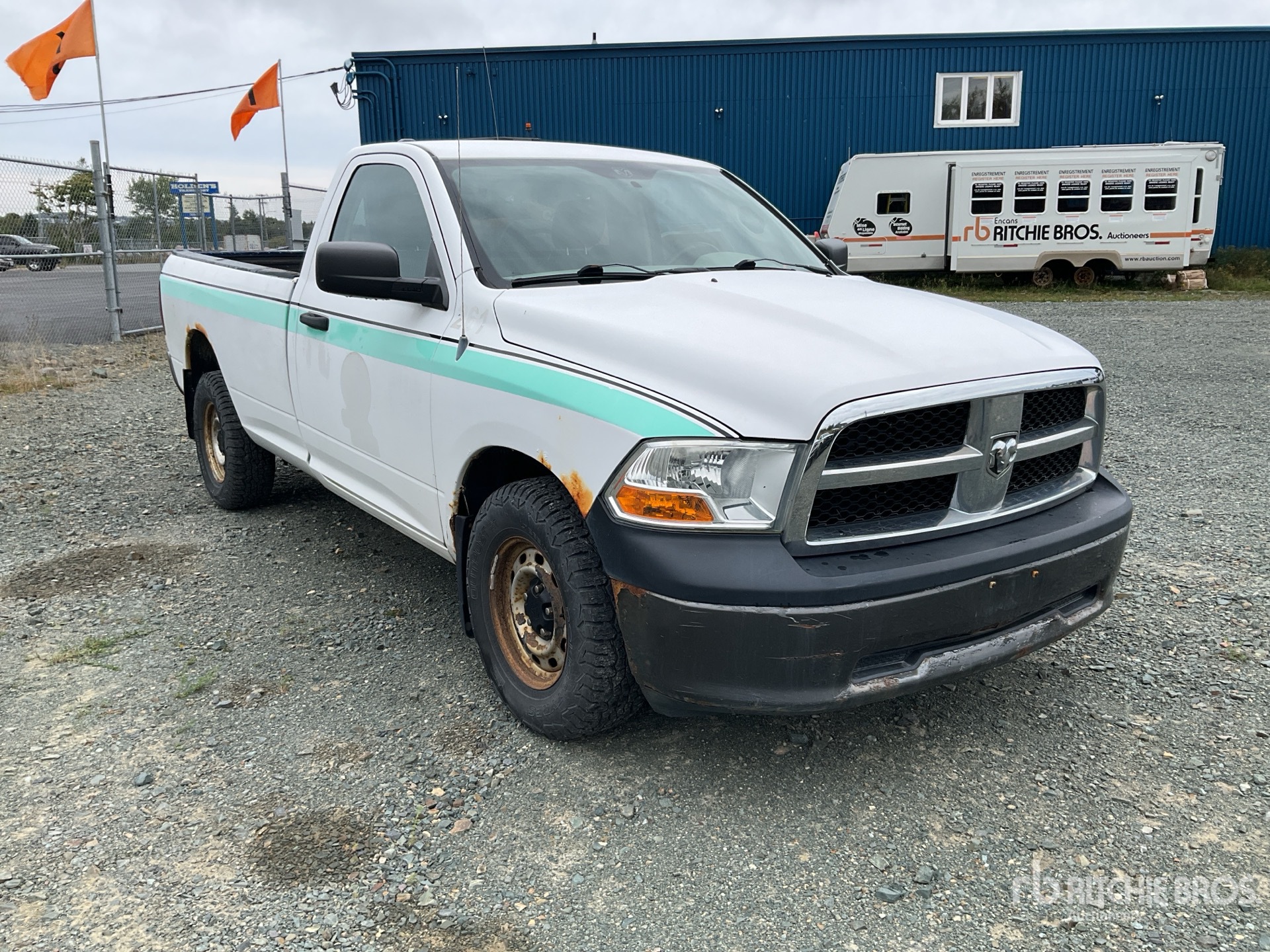 General Appearance with Picture, Right Front Corner