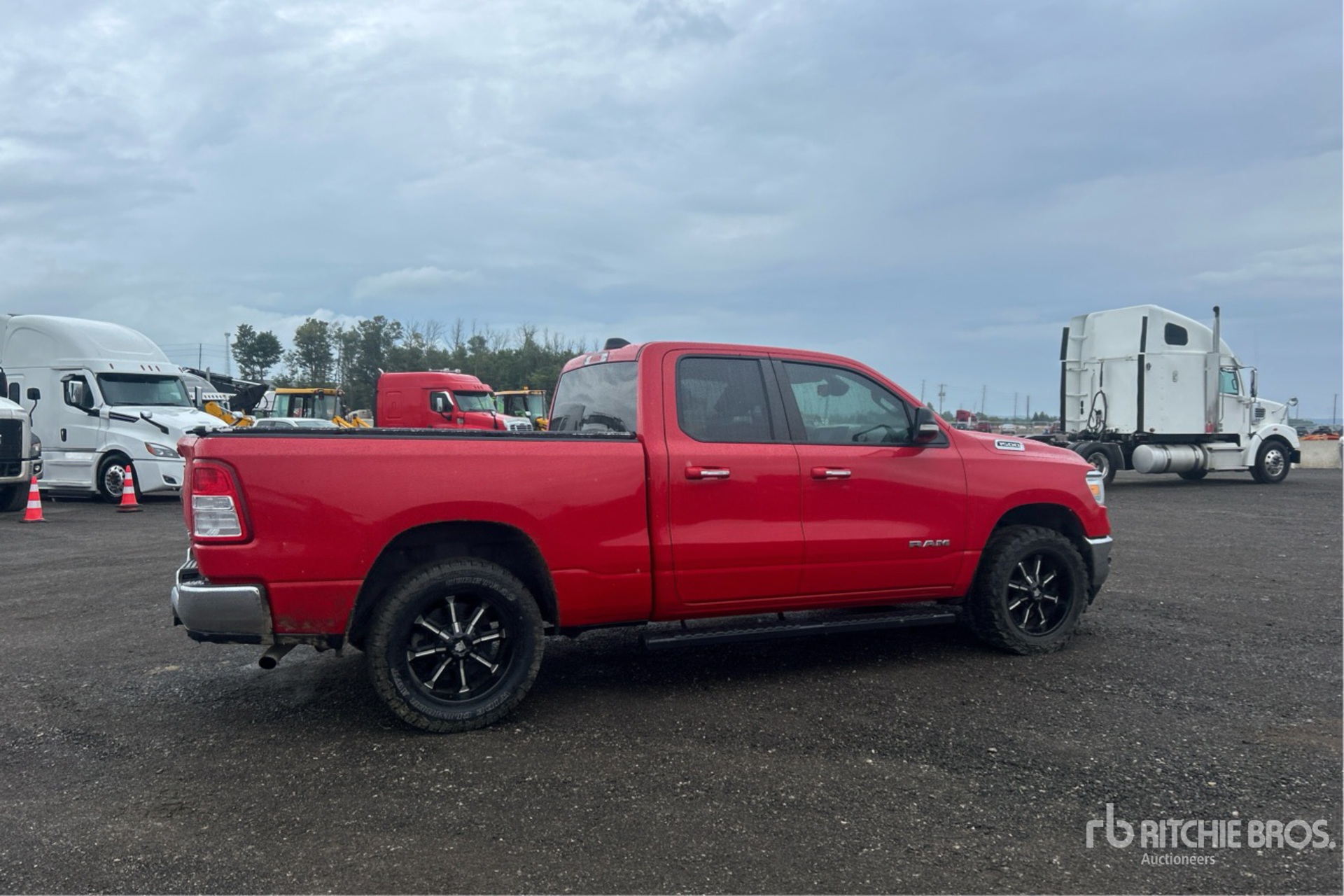 General Appearance with Picture, Right Rear Corner