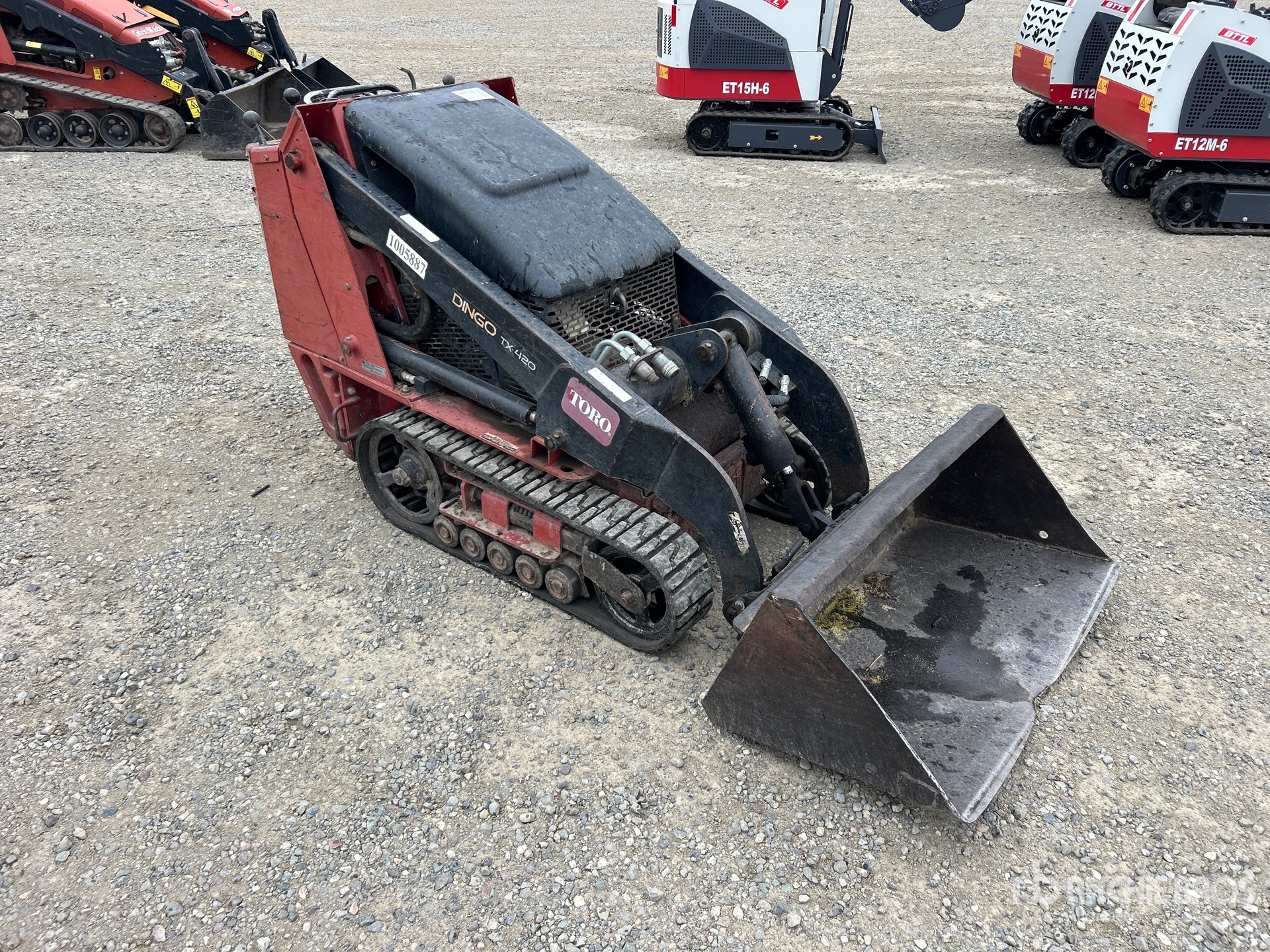 General Appearance with Picture, Right Front Corner