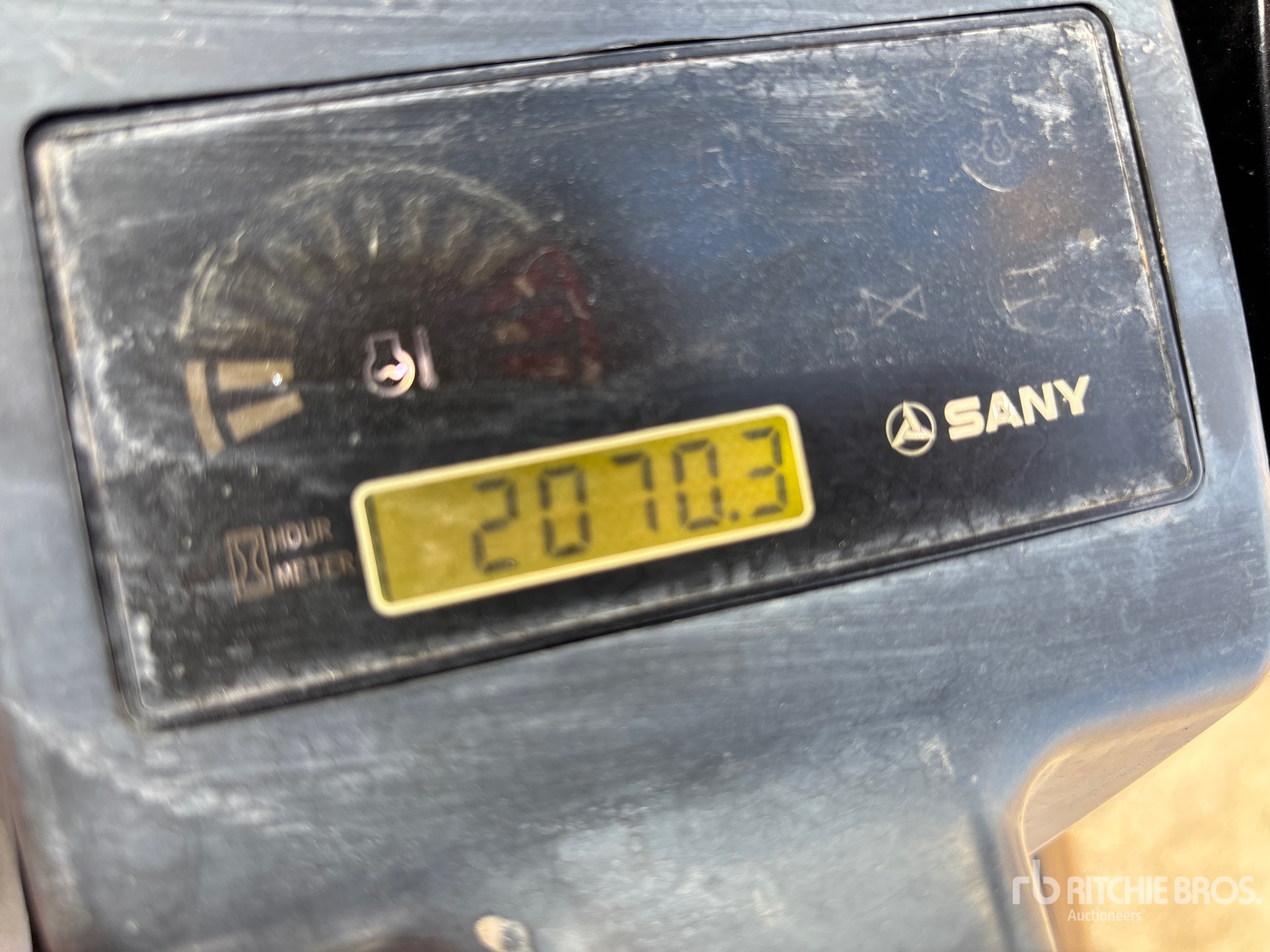 General Appearance with Hour Meter / Odometer