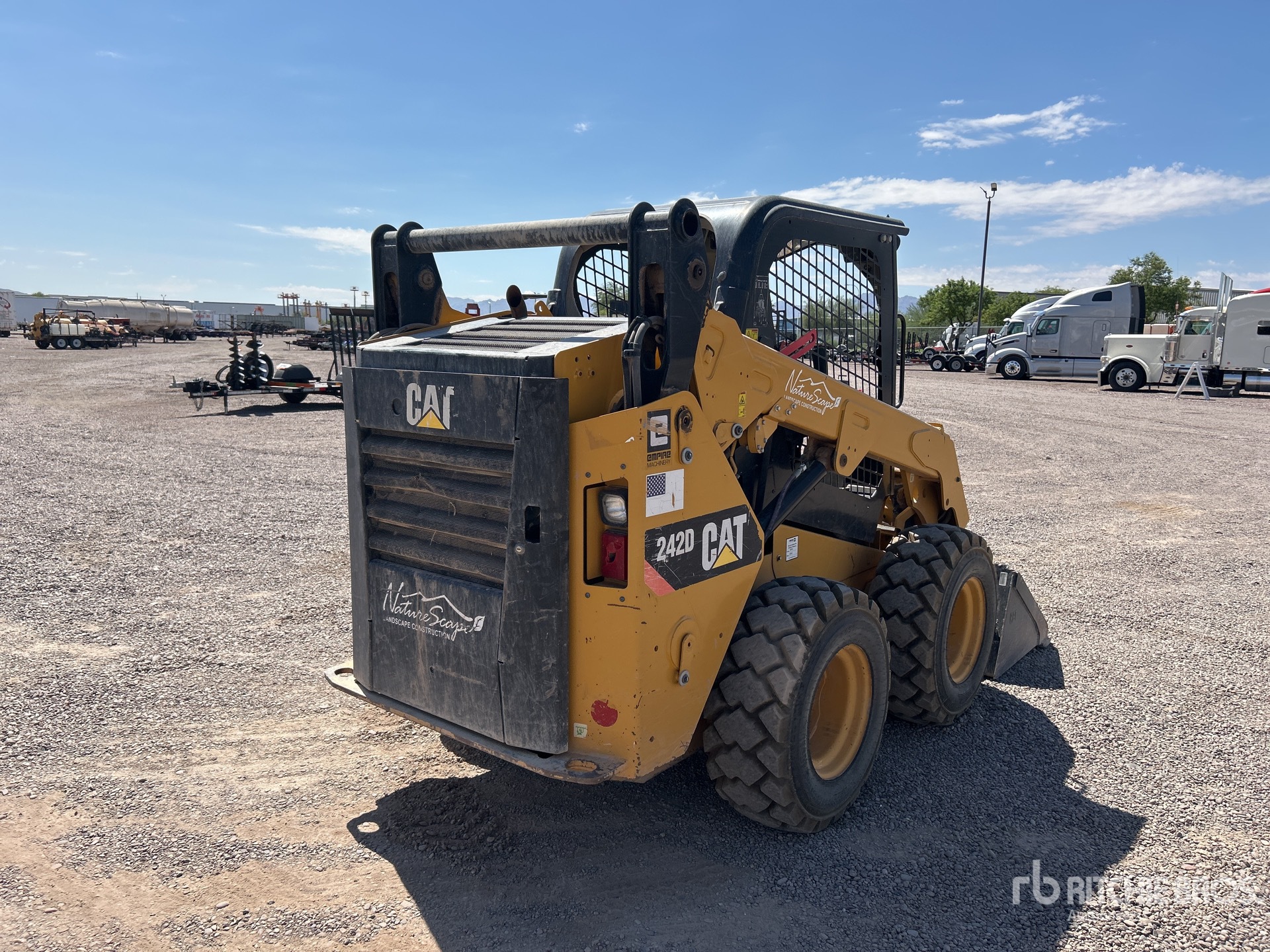 MINI CARGADOR SOBRE RUEDAS 2015 CATERPILLAR 242D
