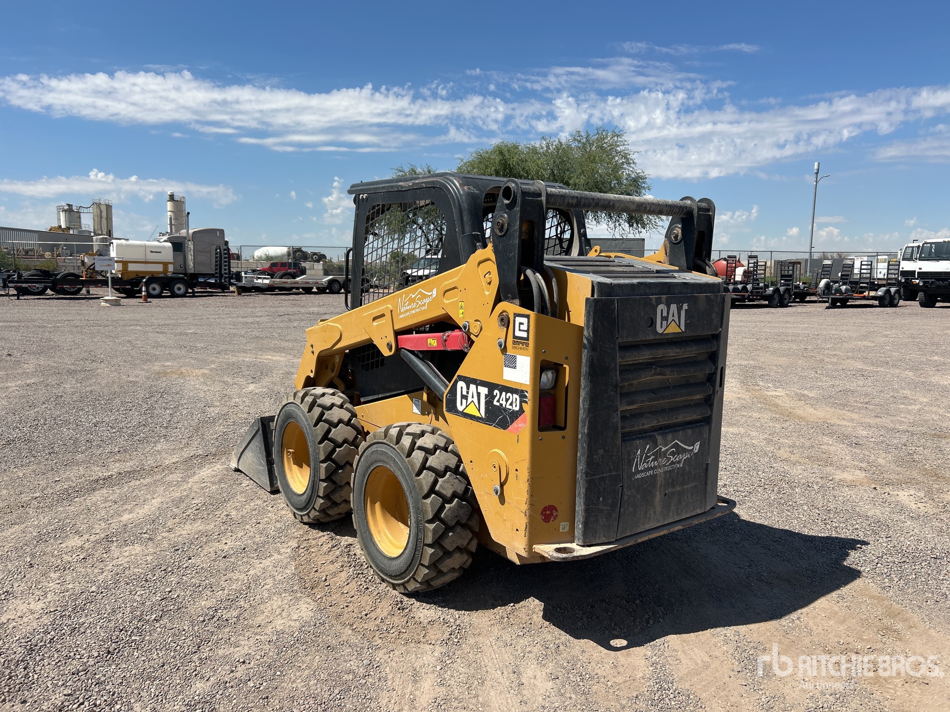 MINI CARGADOR SOBRE RUEDAS 2015 CATERPILLAR 242D