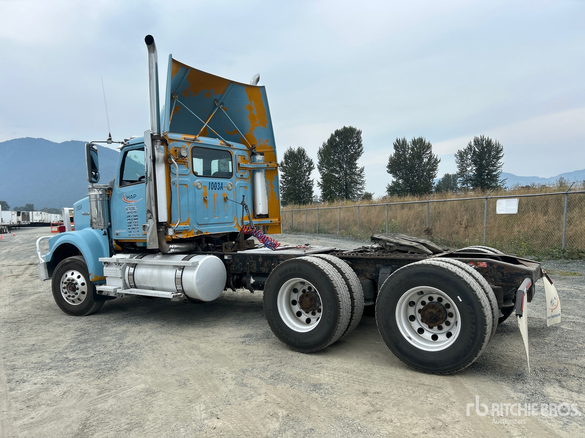 General Appearance with Picture, Left Rear Corner