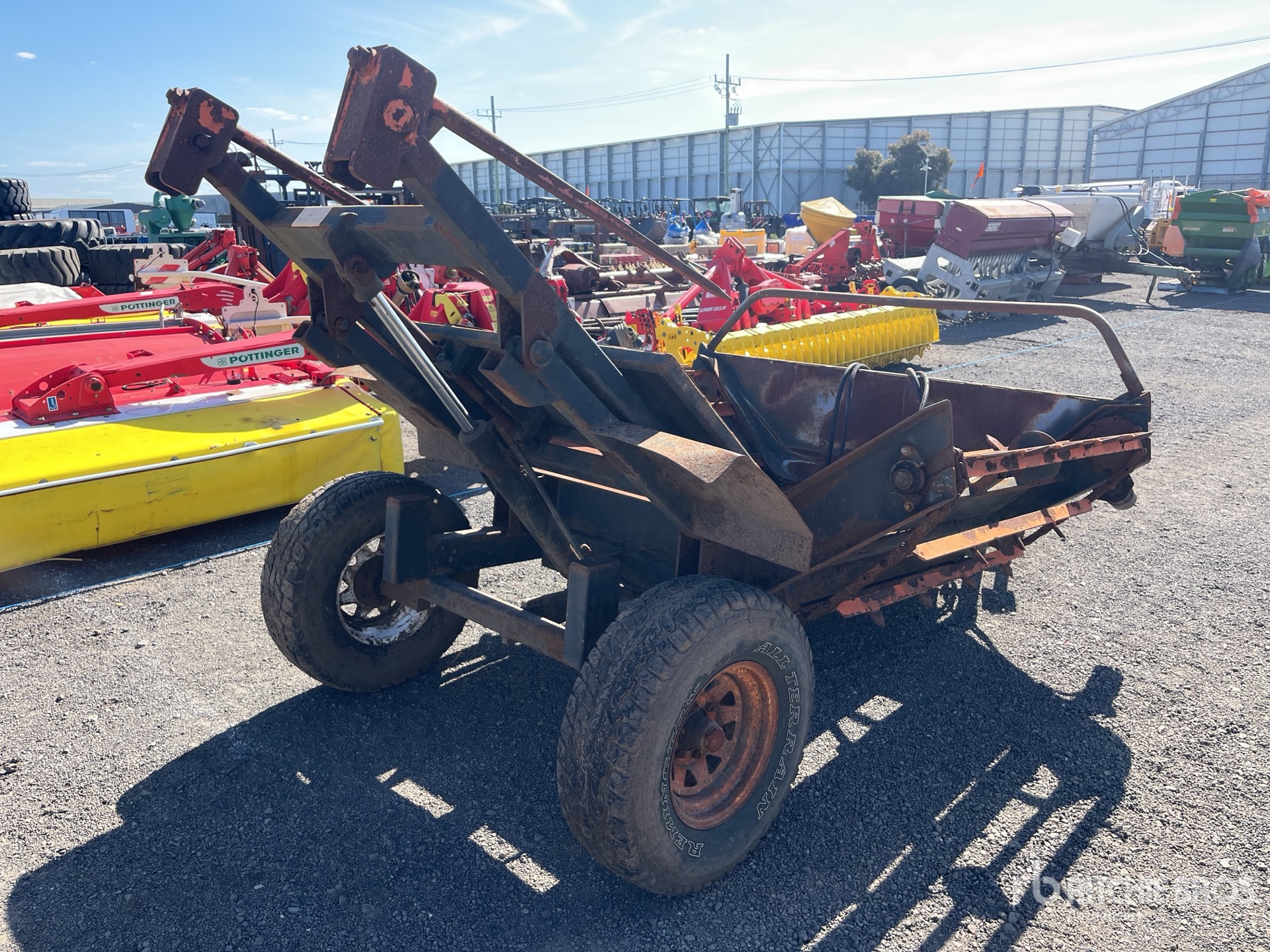 General Appearance with Picture, Right Rear Corner