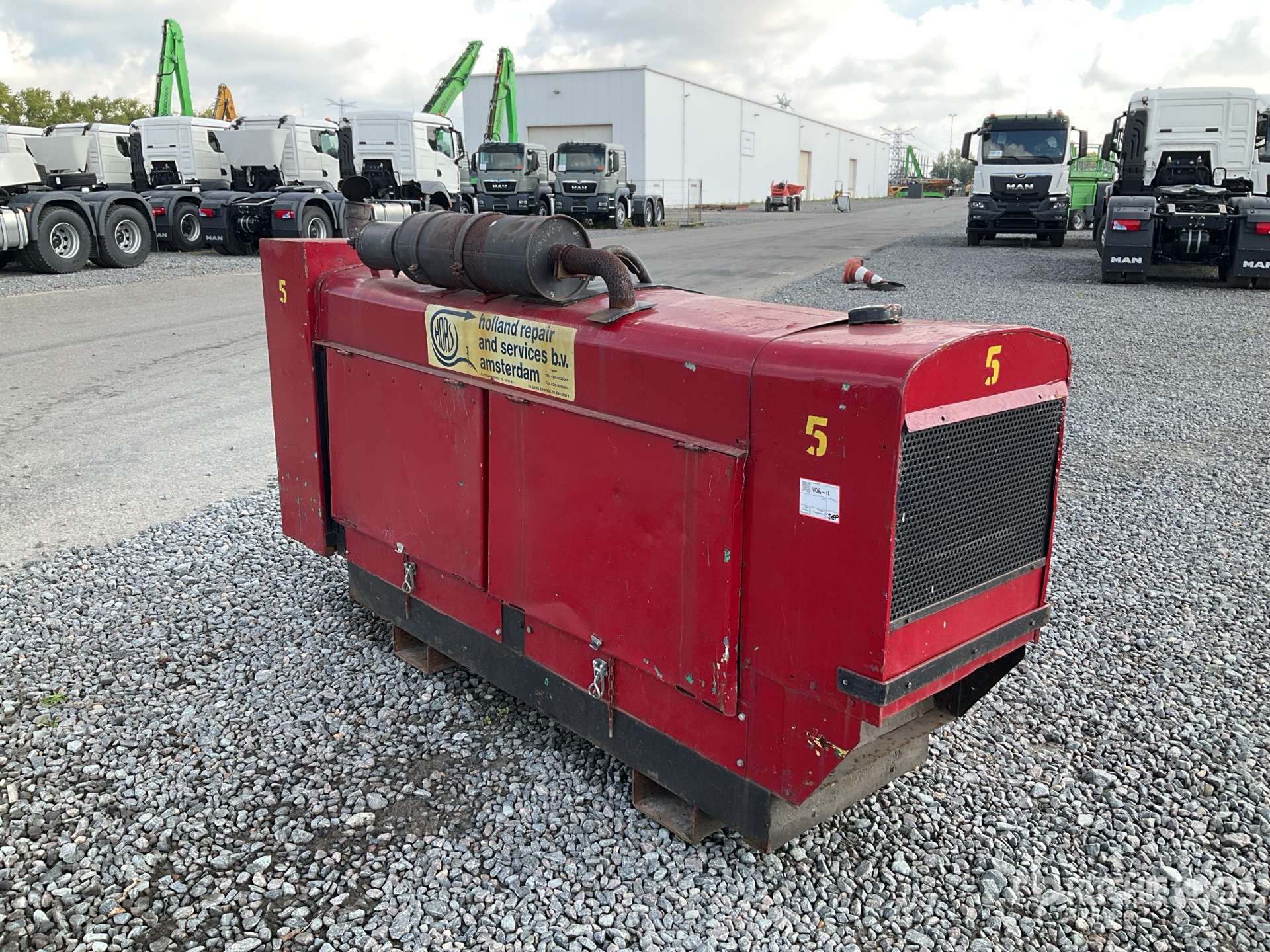 General Appearance with Picture, Right Front Corner