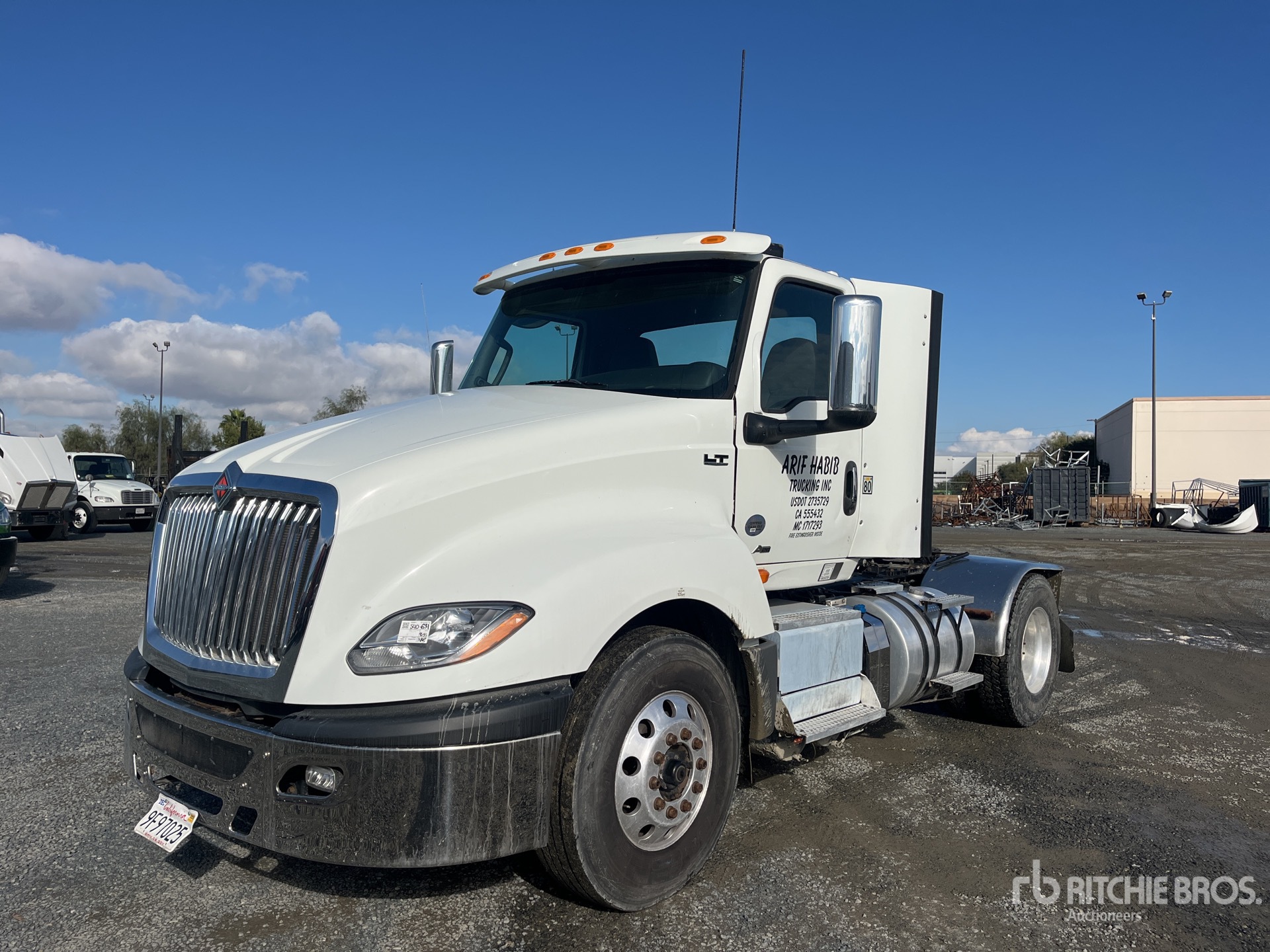 General Appearance with Picture, Left Front Corner