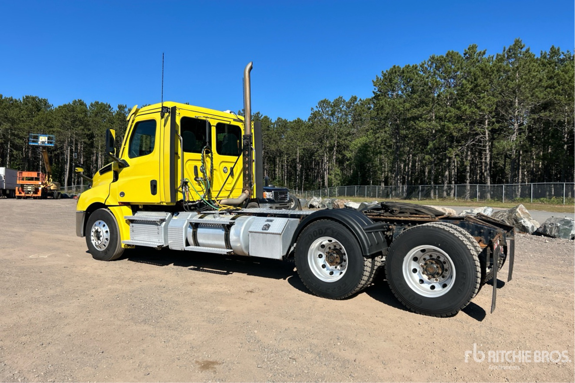 General Appearance with Picture, Left Rear Corner