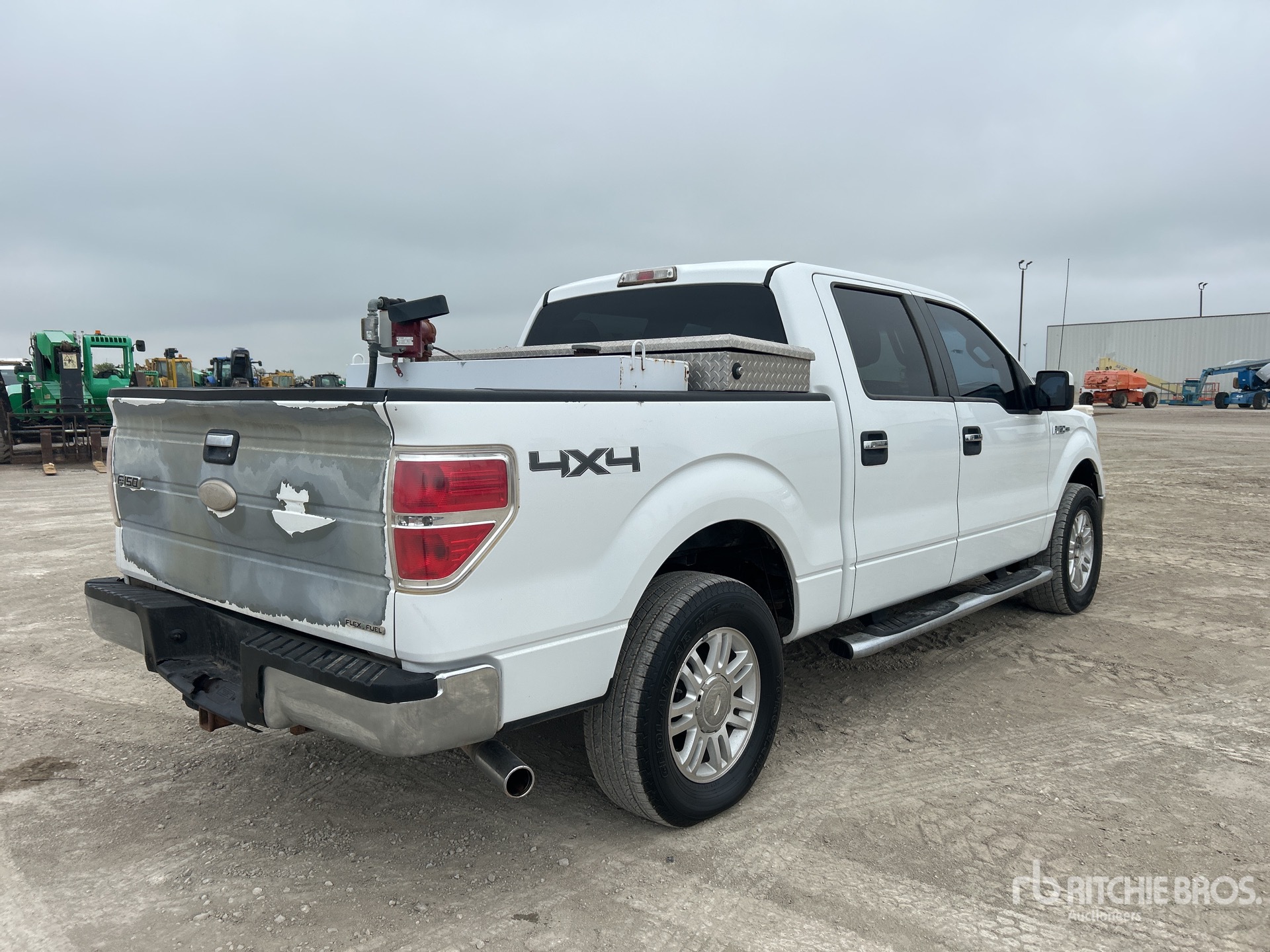General Appearance with Picture, Right Rear Corner