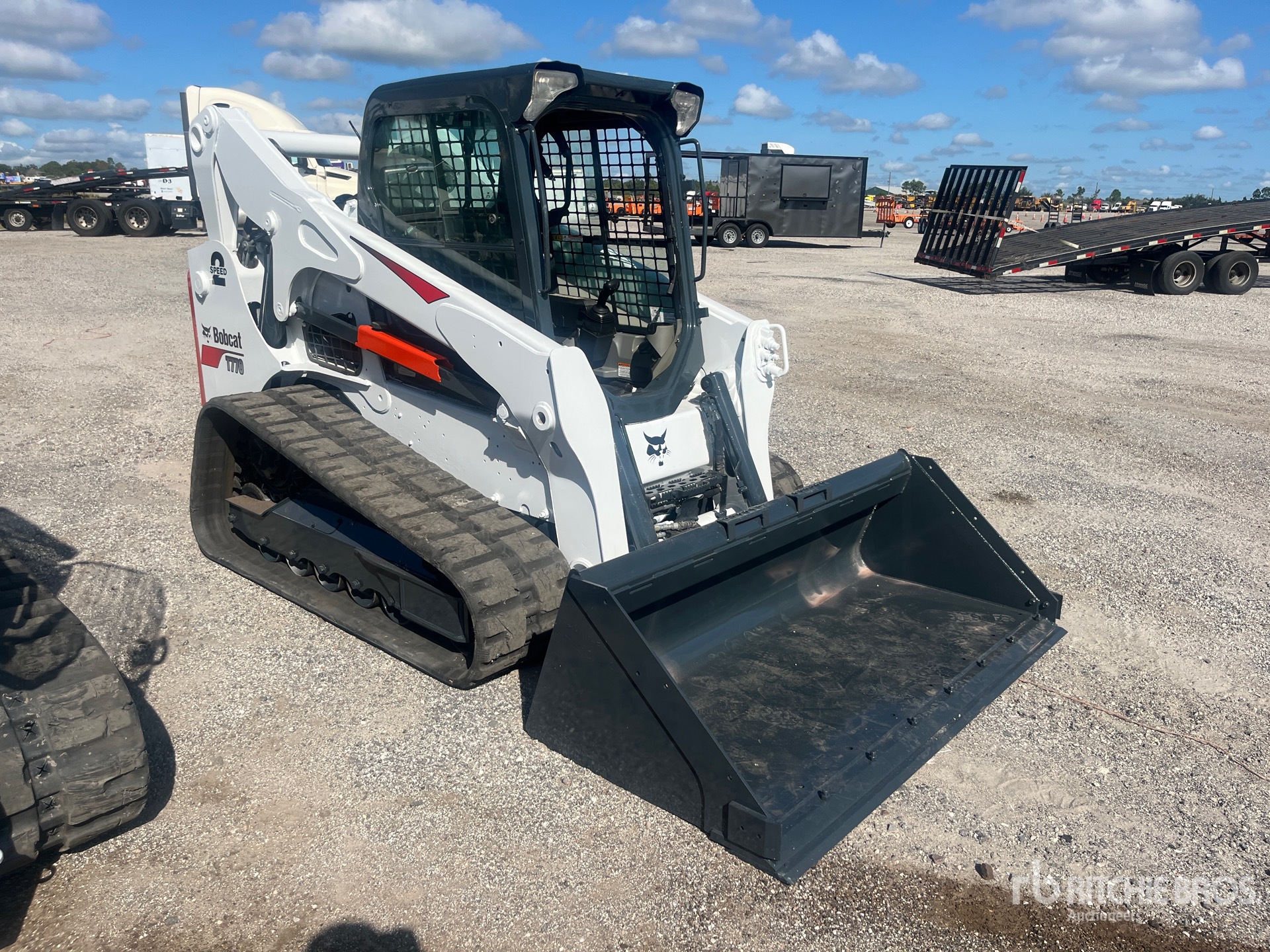 MINI CARGADOR SOBRE ORUGAS 2021 COMPAC T770
