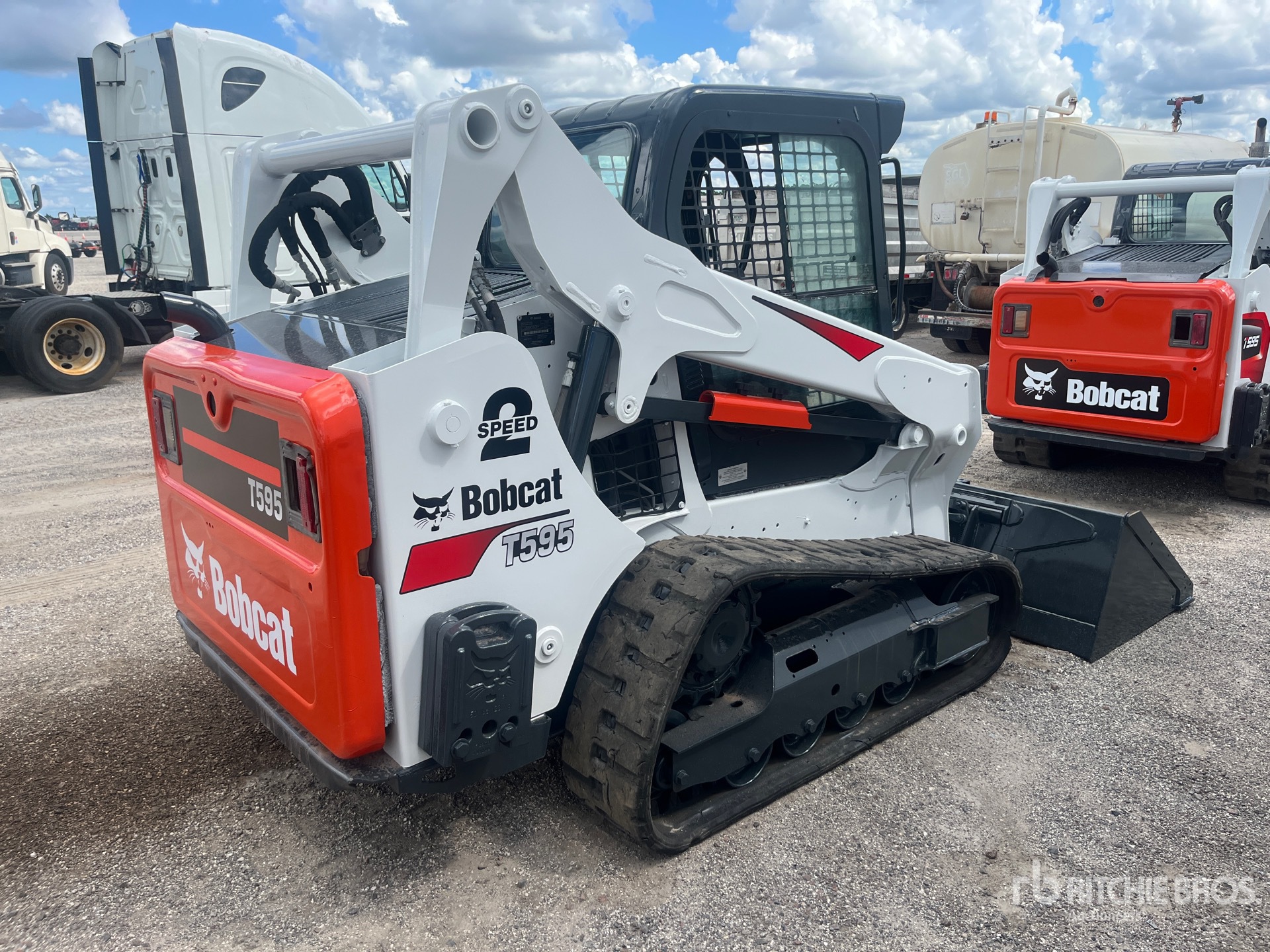 MINI CARGADOR SOBRE ORUGAS 2019 COMPAC T595