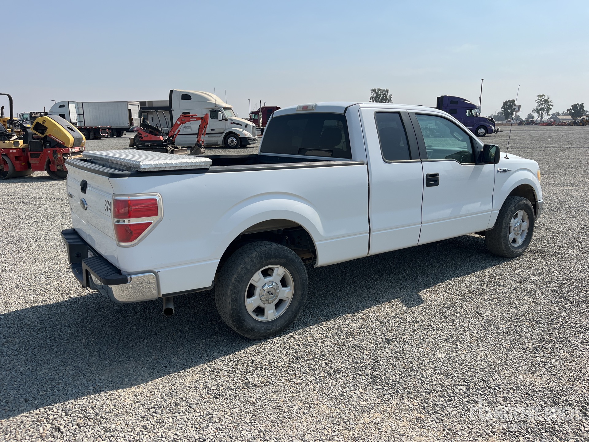 General Appearance with Picture, Right Rear Corner