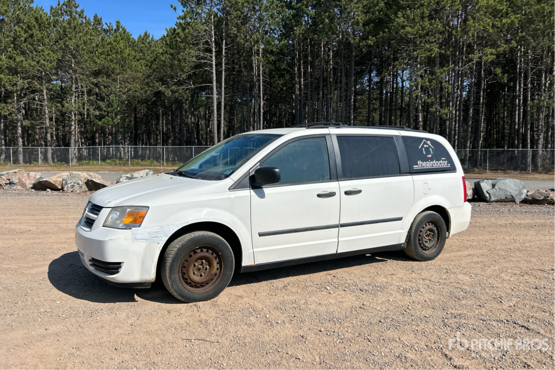 General Appearance with Picture, Left Front Corner