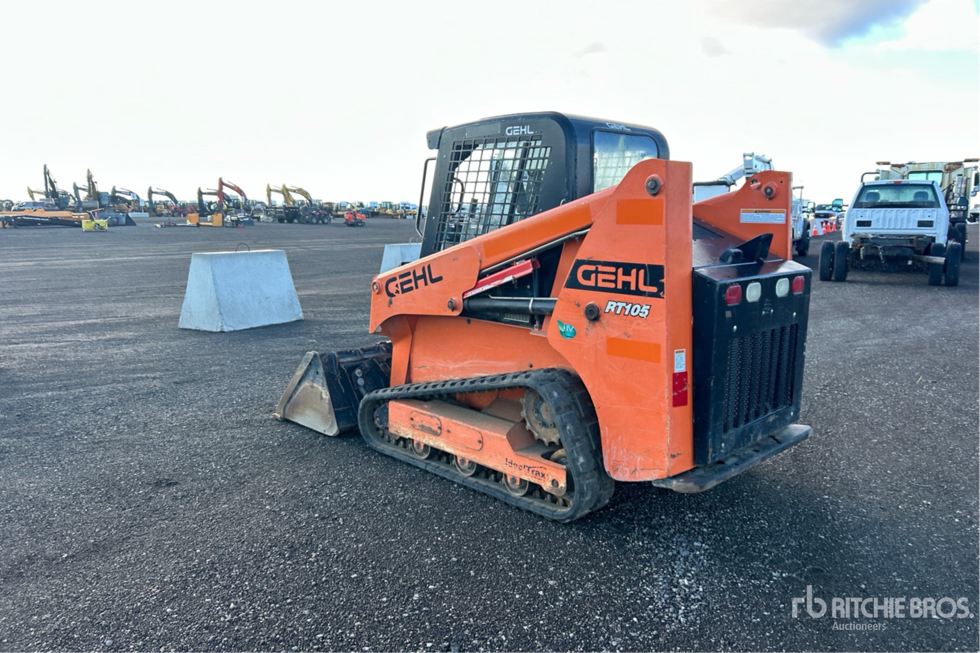 MINI CARGADOR SOBRE ORUGAS 2019 COMPAC RT105