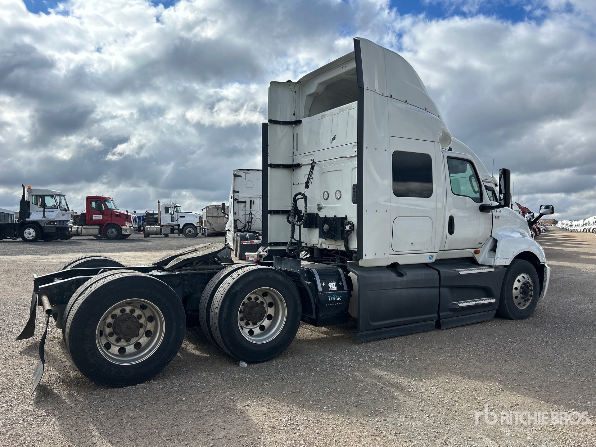 General Appearance with Bild, Ecke hinten rechts