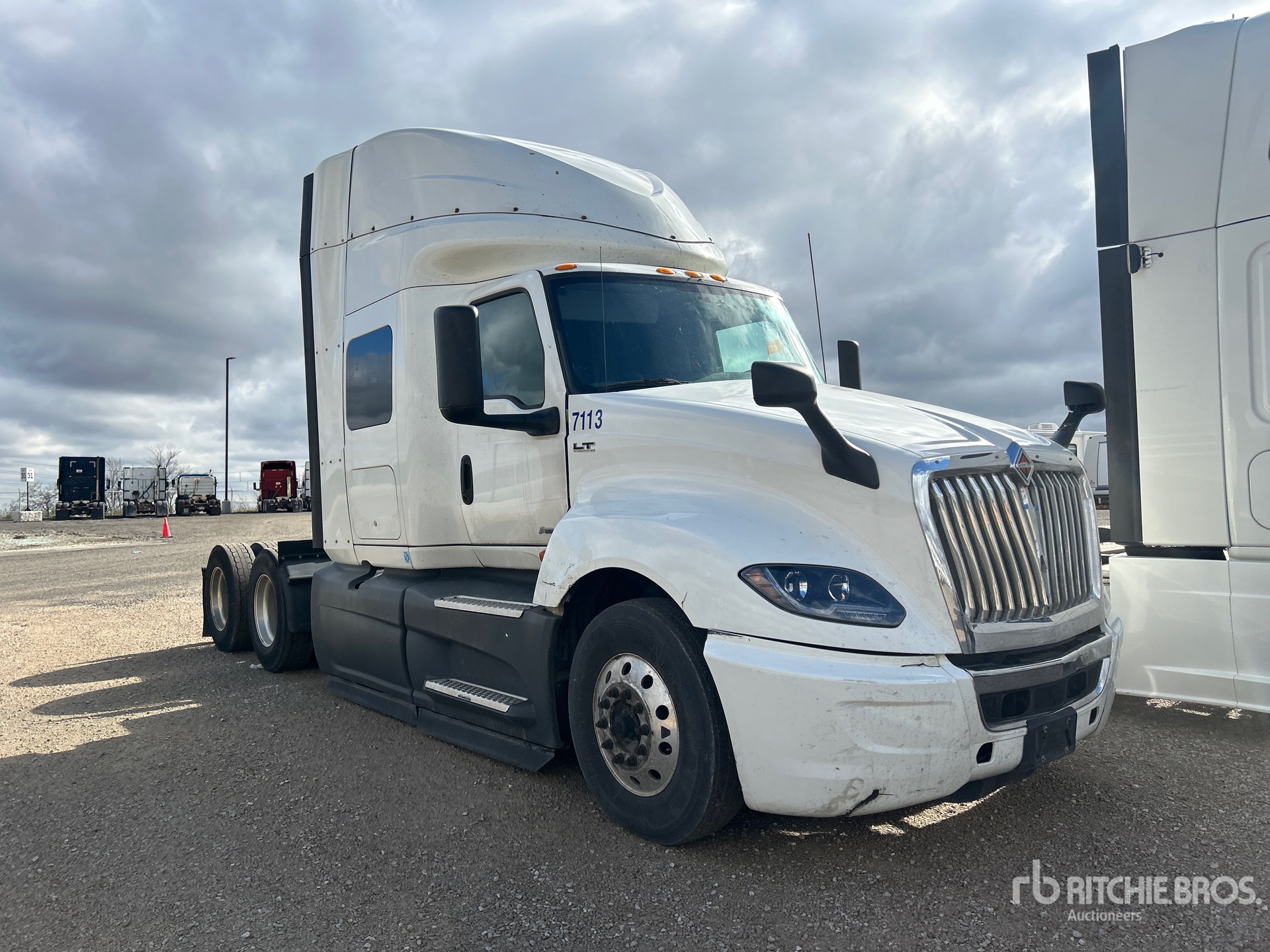 General Appearance with Bild, Ecke hinten links