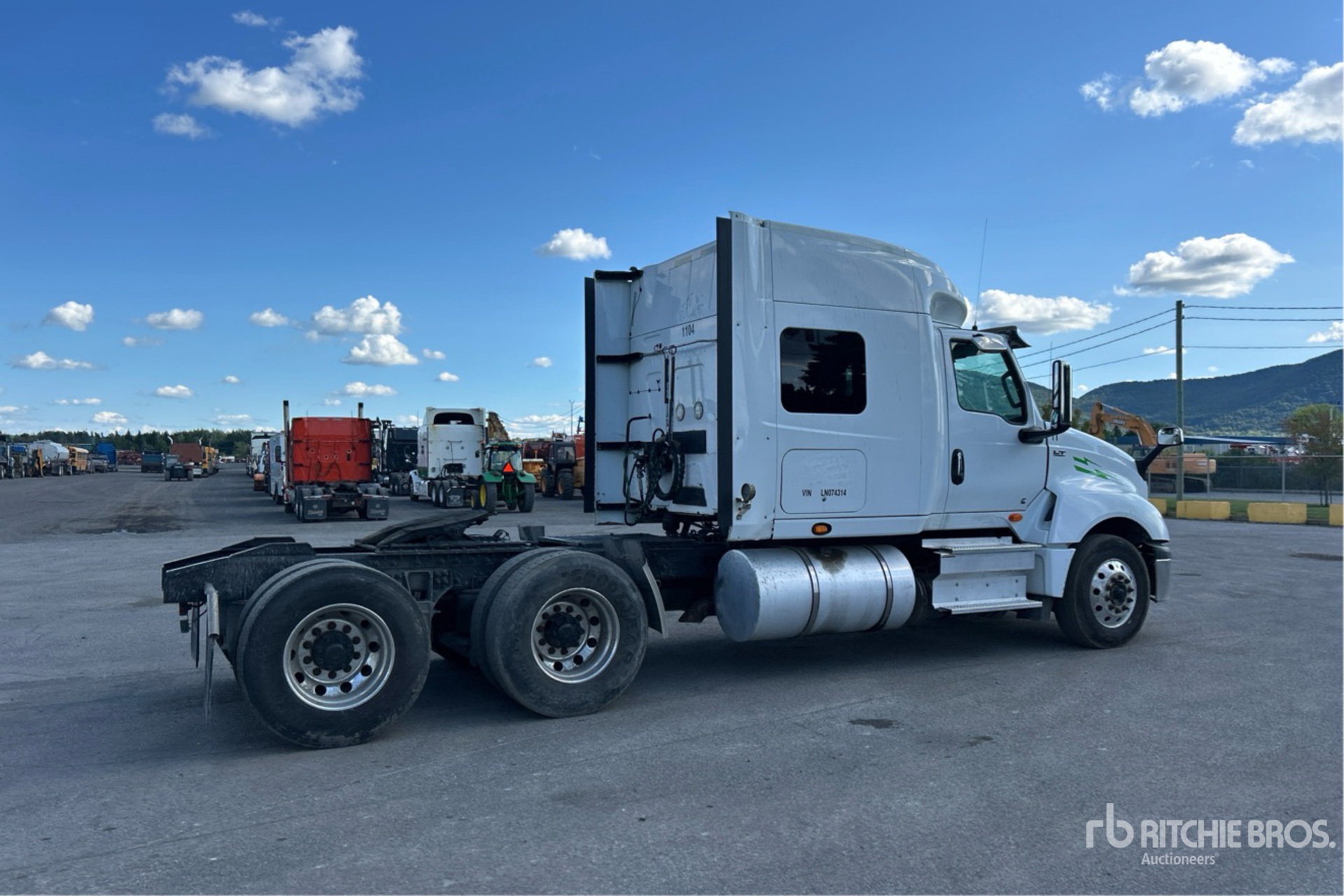 General Appearance with Picture, Right Rear Corner