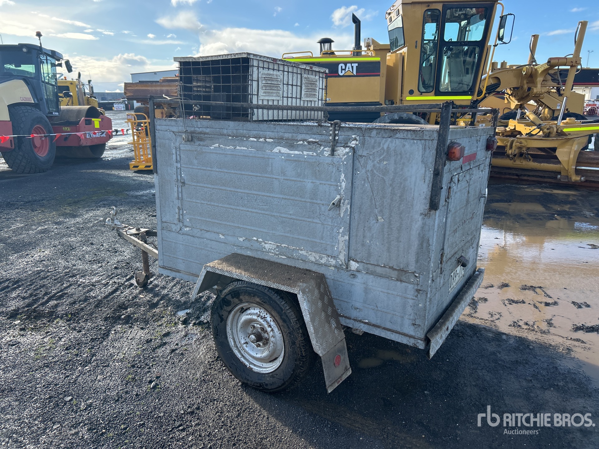 General Appearance with Picture, Right Rear Corner