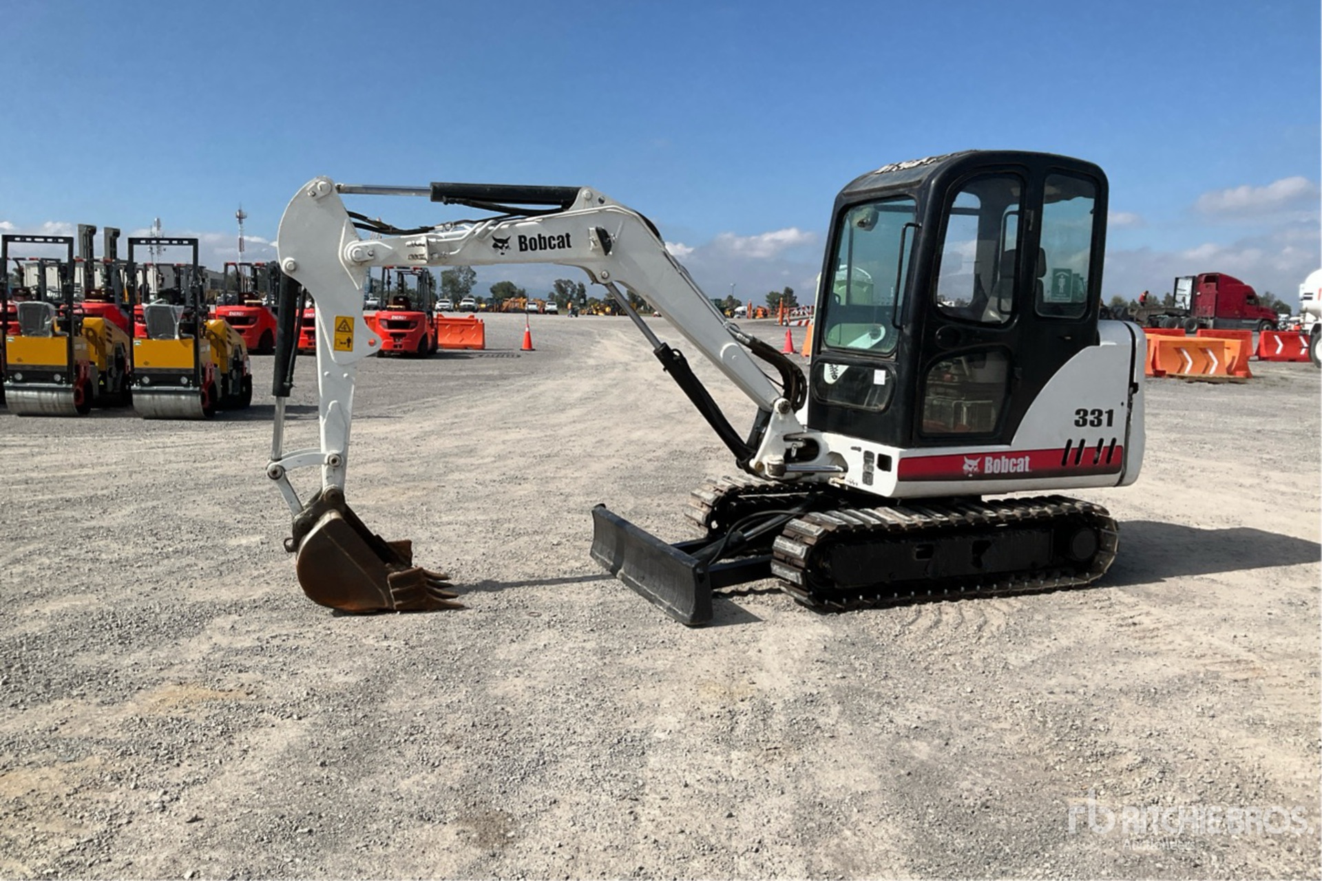 EXCAVADORA 2009 BOBCAT 331