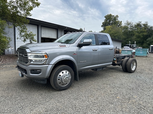 2022 Ram 5500 4x4 Crew Cab Cab and Chassis