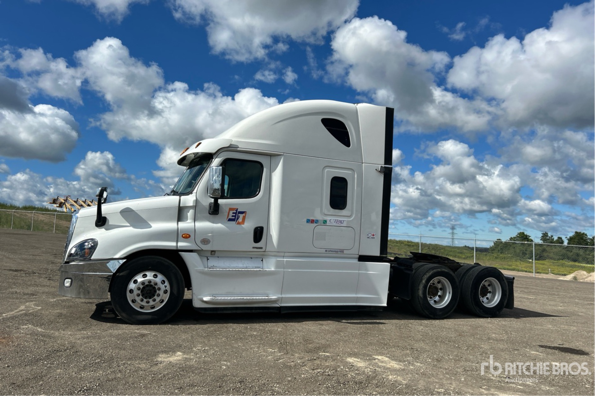 CAMIóN CAMAROTE 2017 FREIGHTLINER