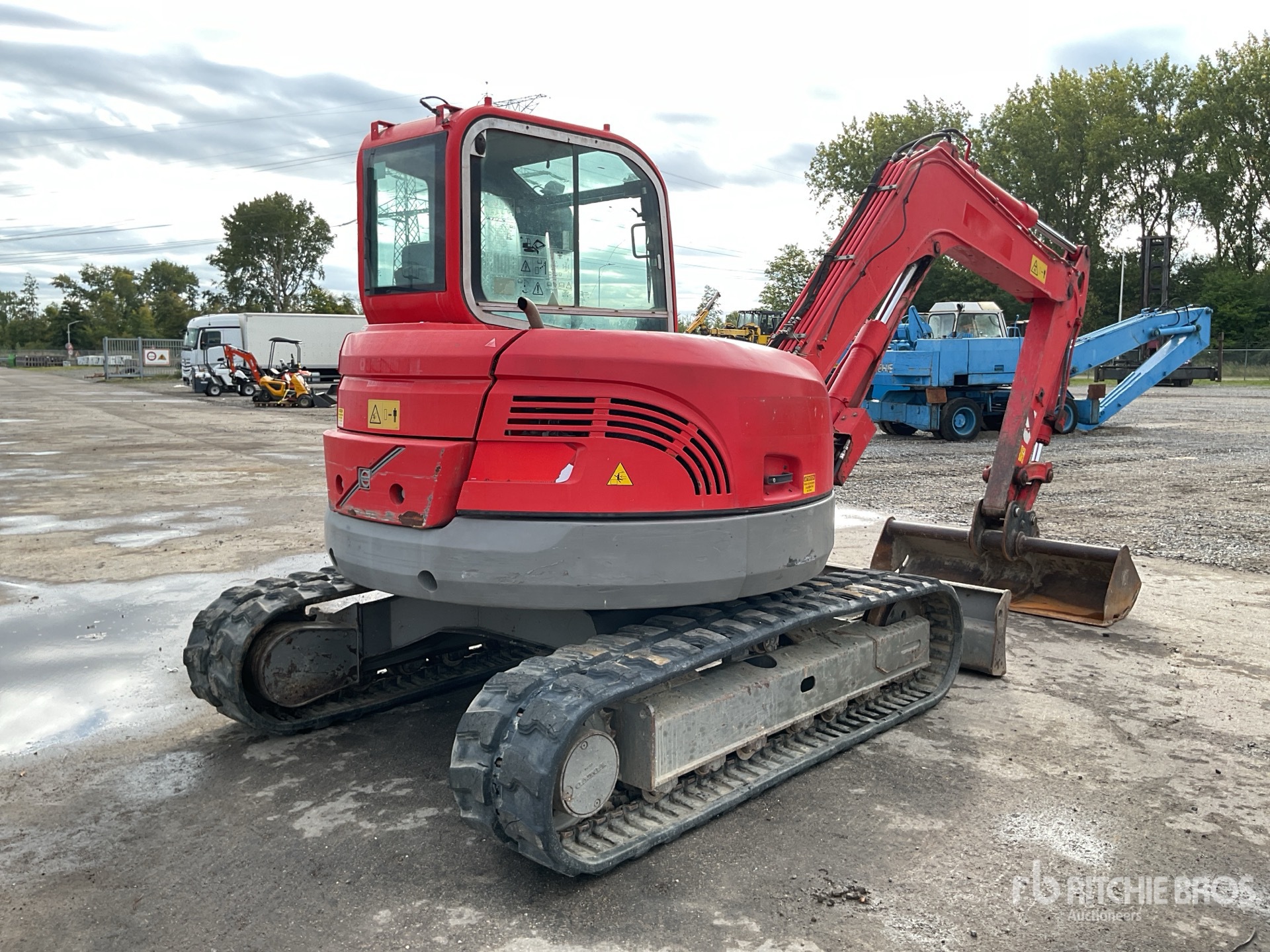 General Appearance with Picture, Right Rear Corner