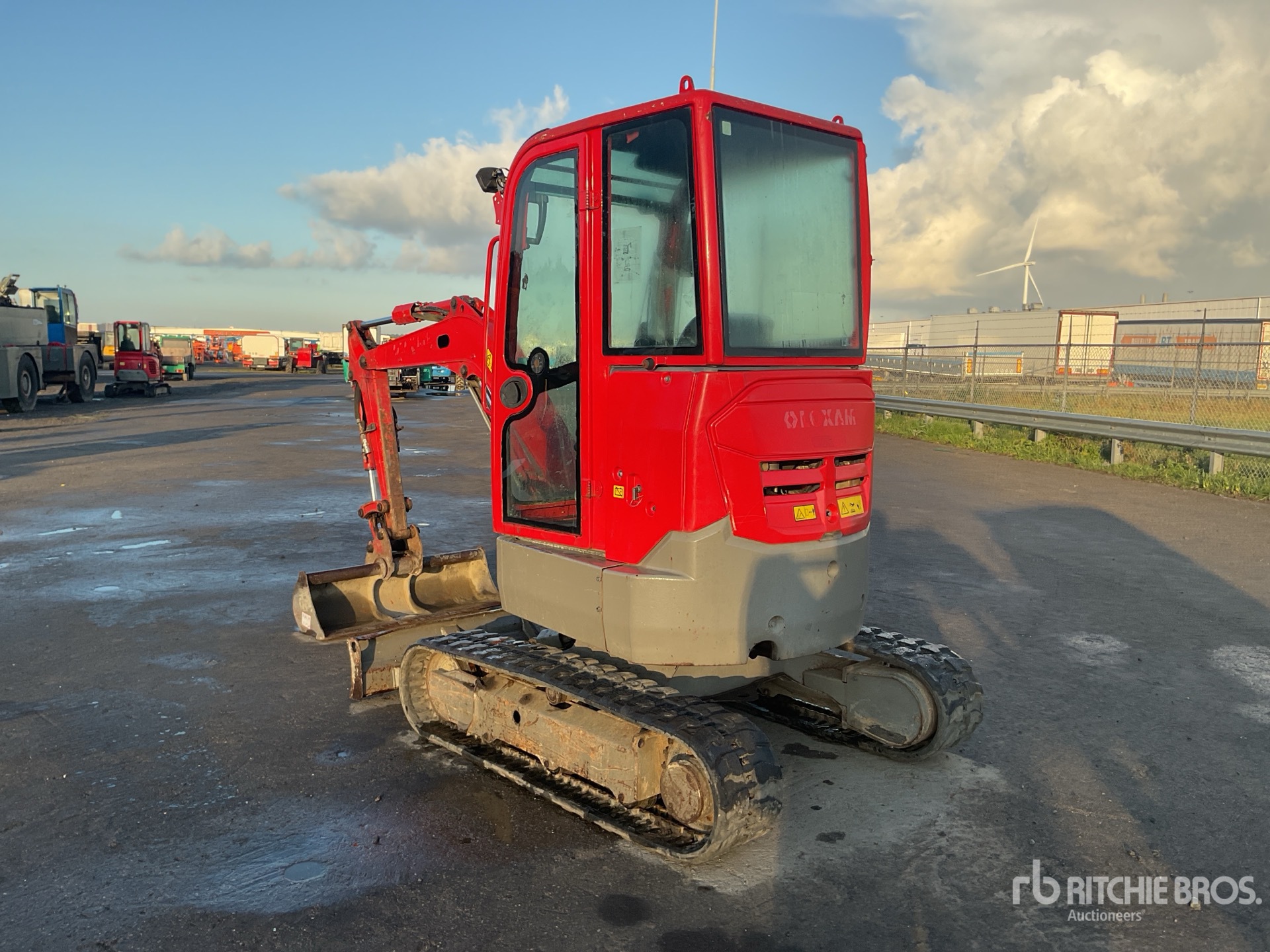 General Appearance with Picture, Left Rear Corner