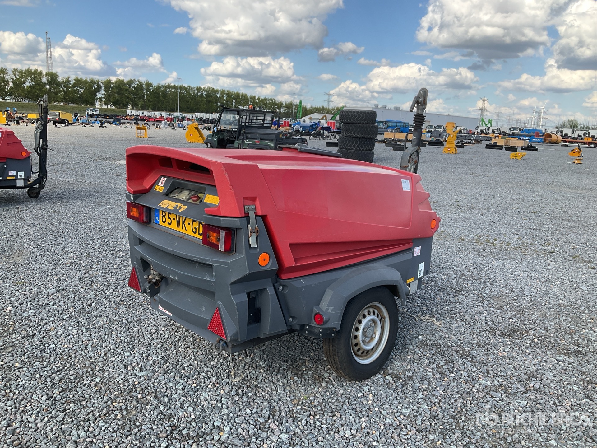 General Appearance with Picture, Right Rear Corner