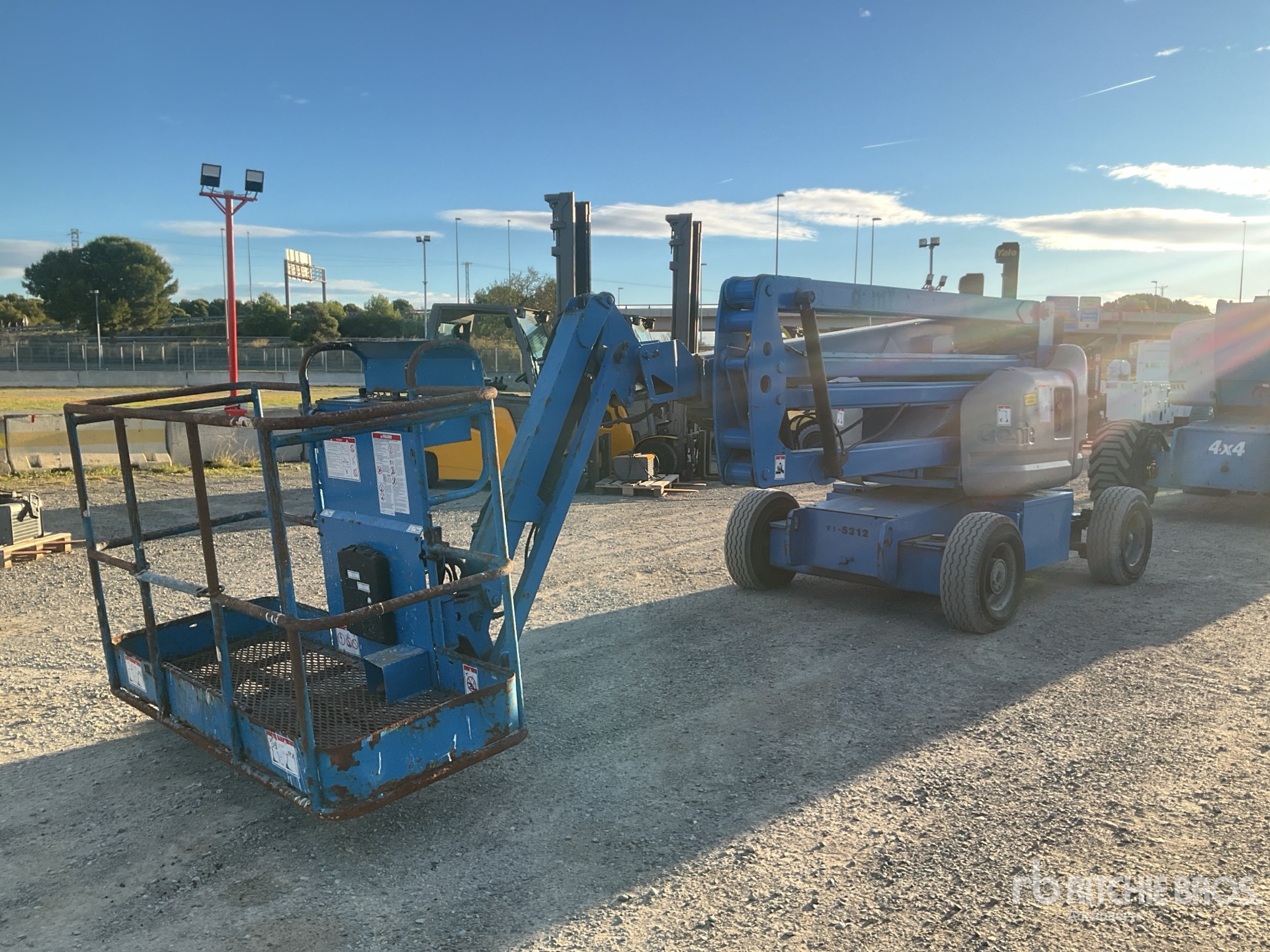 General Appearance with Imagen: esquina trasera derecha