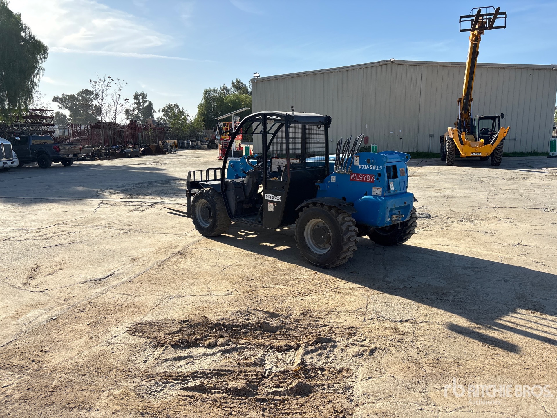 Aspect général with Image, coin arrière gauche