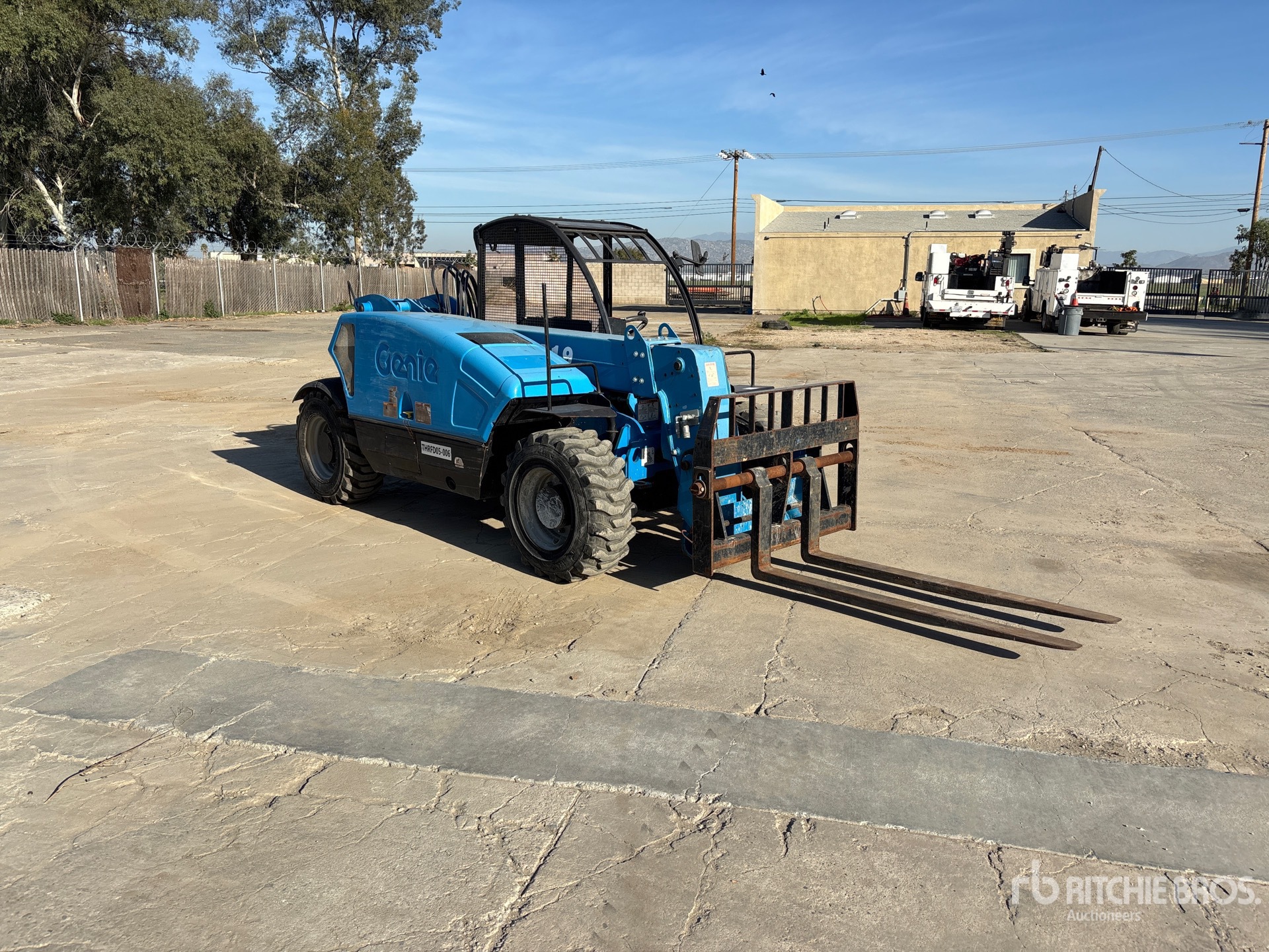 Aspect général with Image, coin avant droit