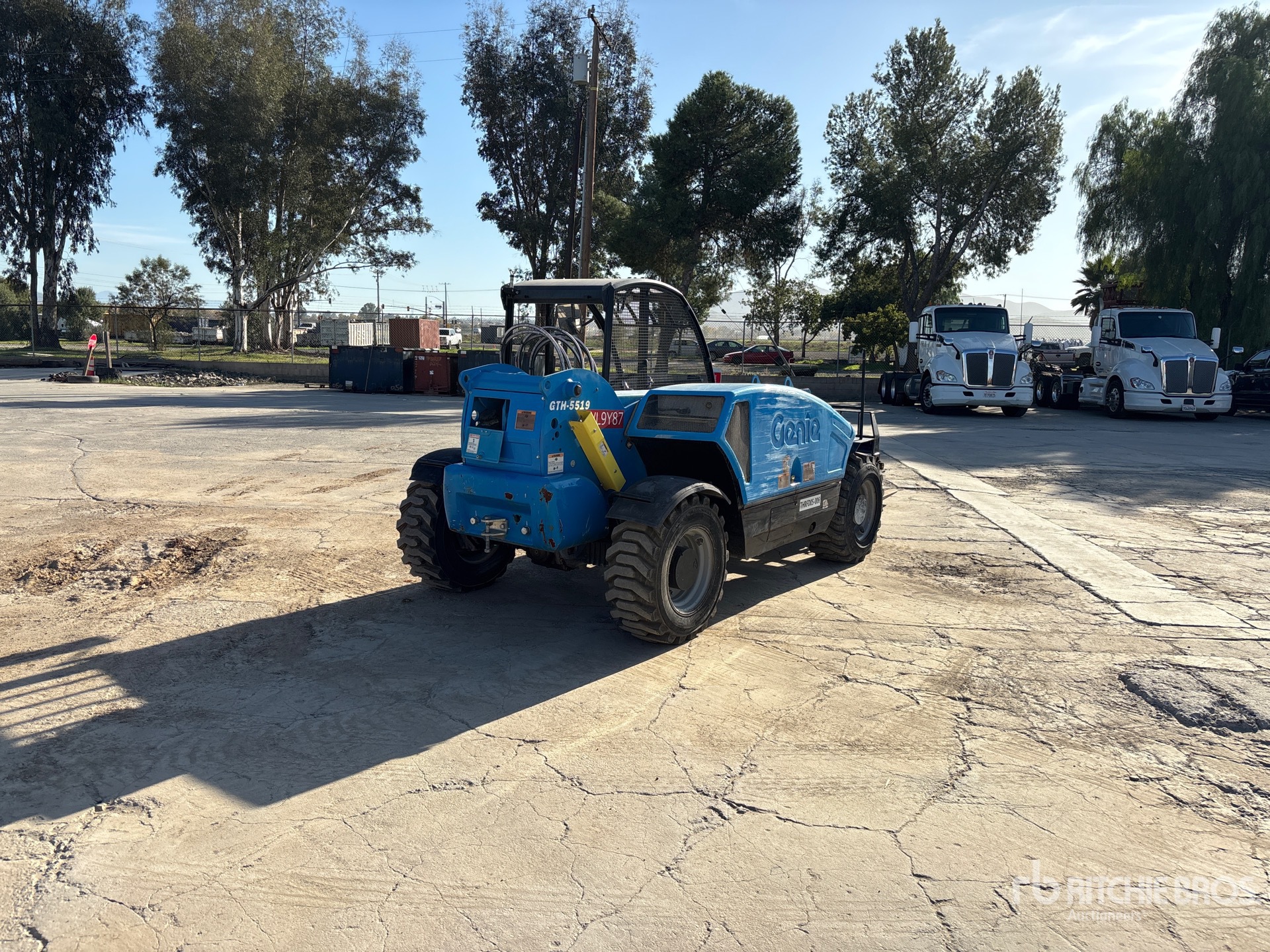 Aspect général with Image, coin arrière droit